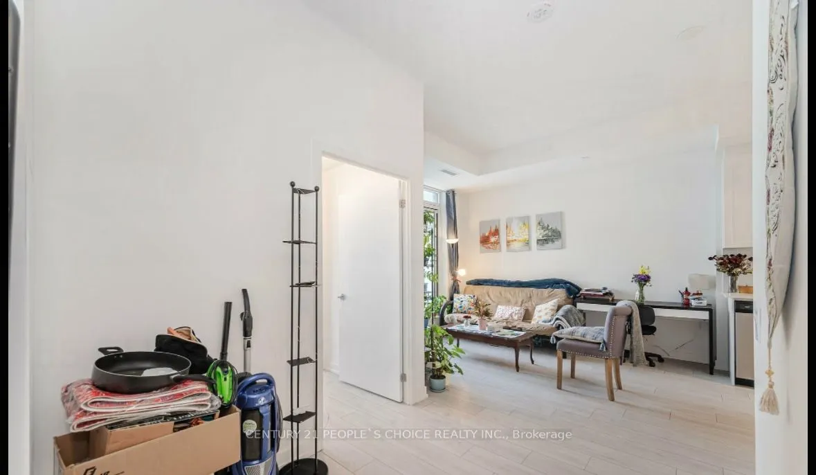 55 Duke Street W, #216