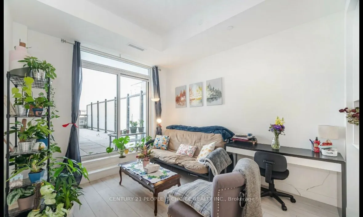 55 Duke Street W, #216
