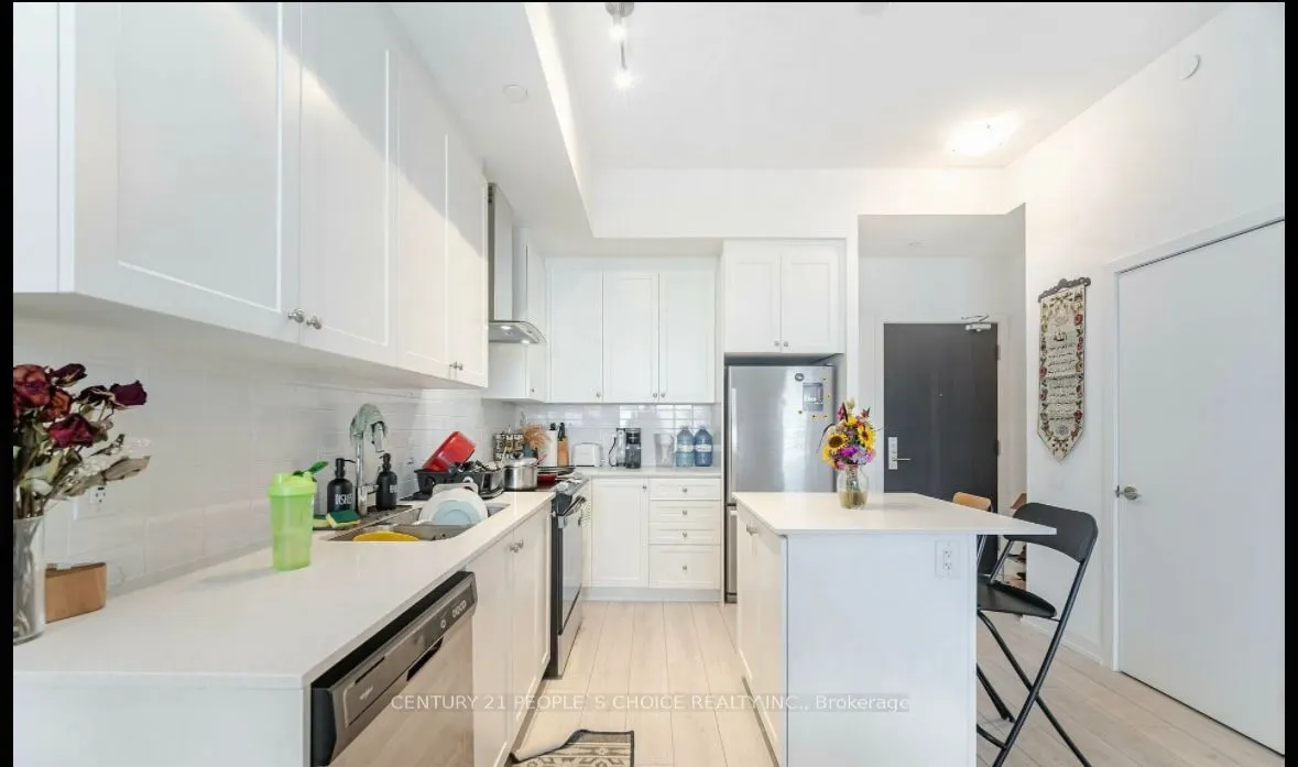 55 Duke Street W, #216