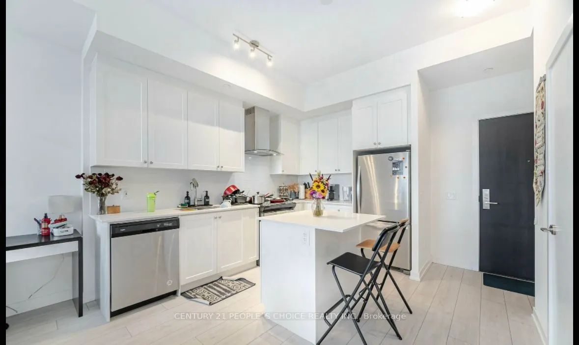 55 Duke Street W, #216