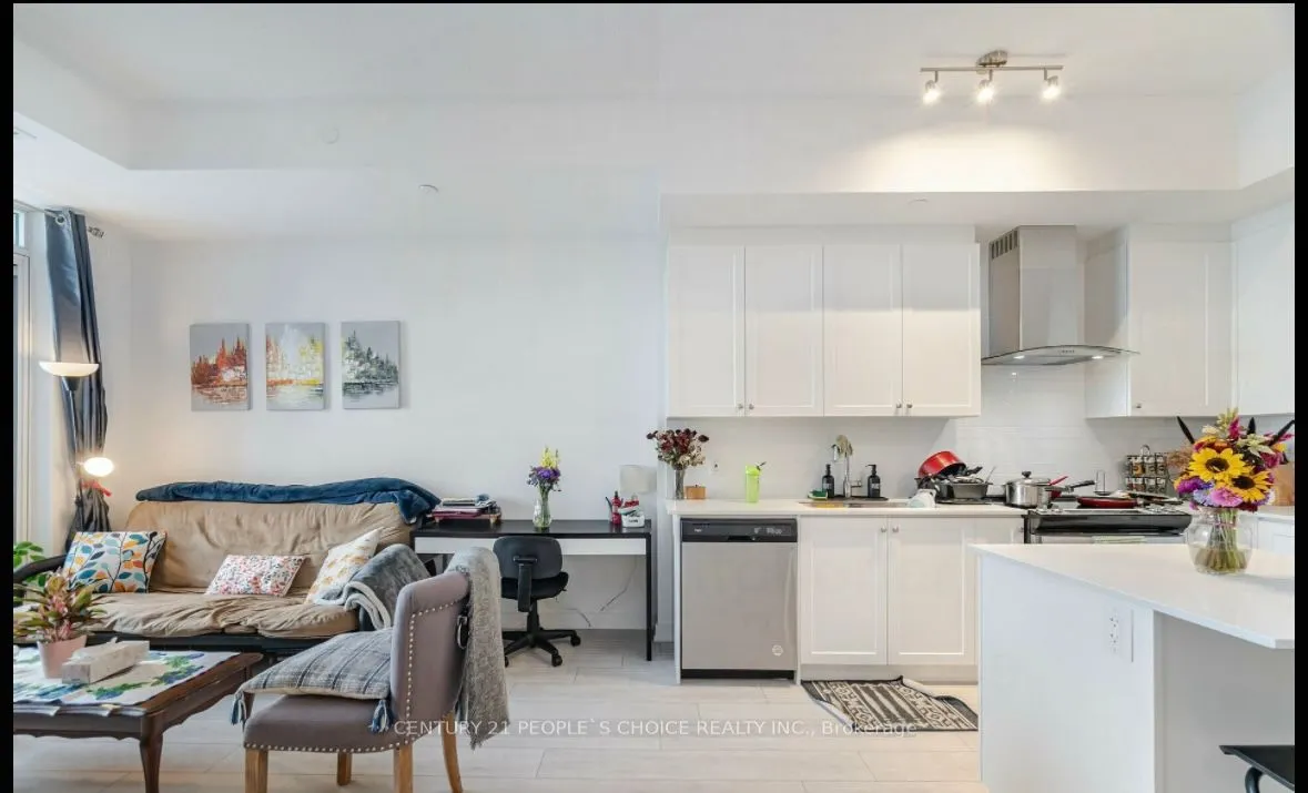 55 Duke Street W, #216