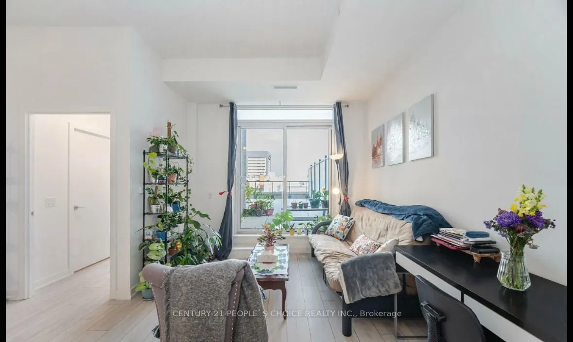 55 Duke Street W, #216