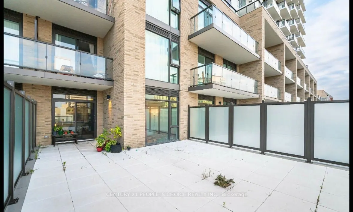 55 Duke Street W, #216
