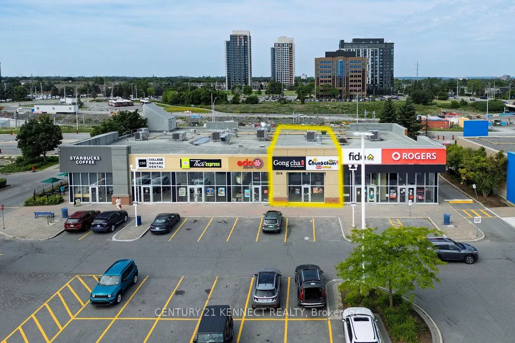 1379 Woodroffe Avenue, #A2