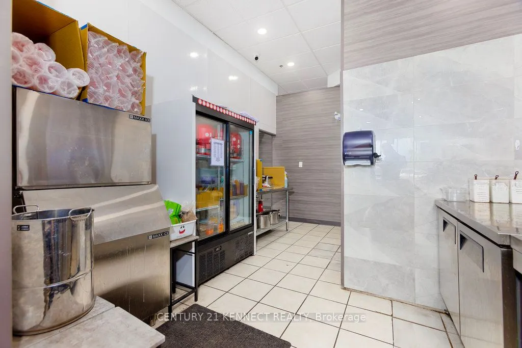 1379 Woodroffe Avenue, #A2