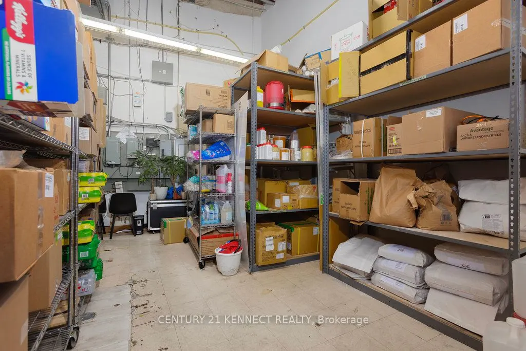 1379 Woodroffe Avenue, #A2