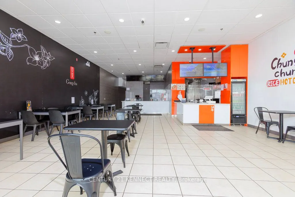 1379 Woodroffe Avenue, #A2