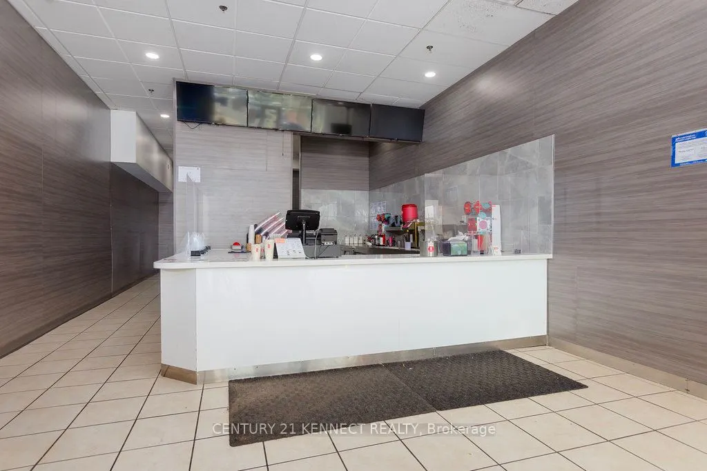 1379 Woodroffe Avenue, #A2