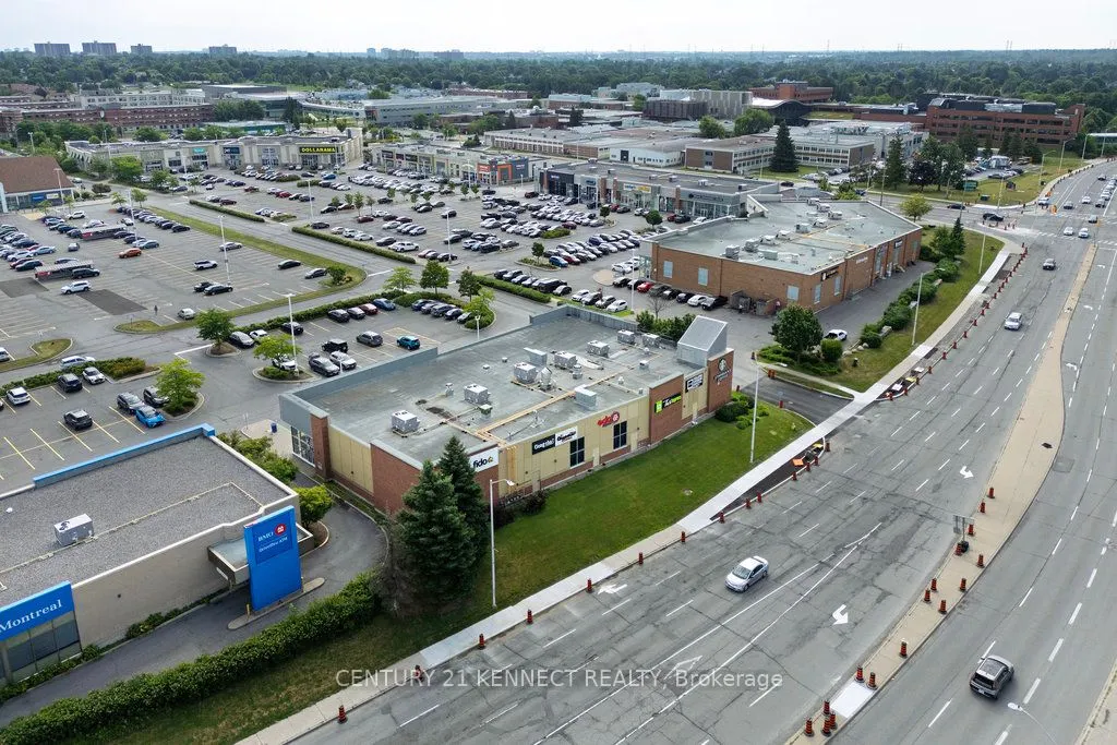 1379 Woodroffe Avenue, #A2