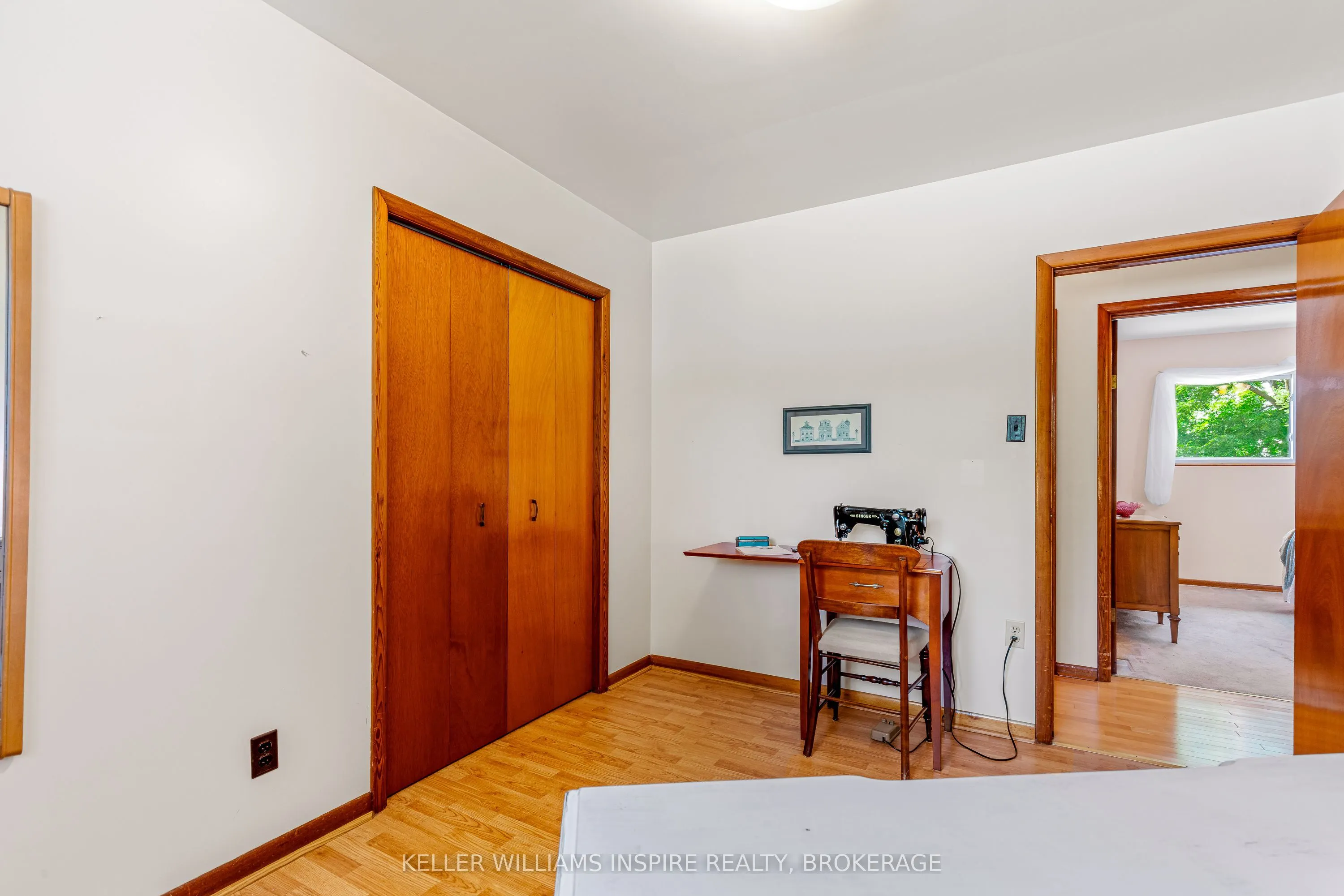 987 Sydenham Road