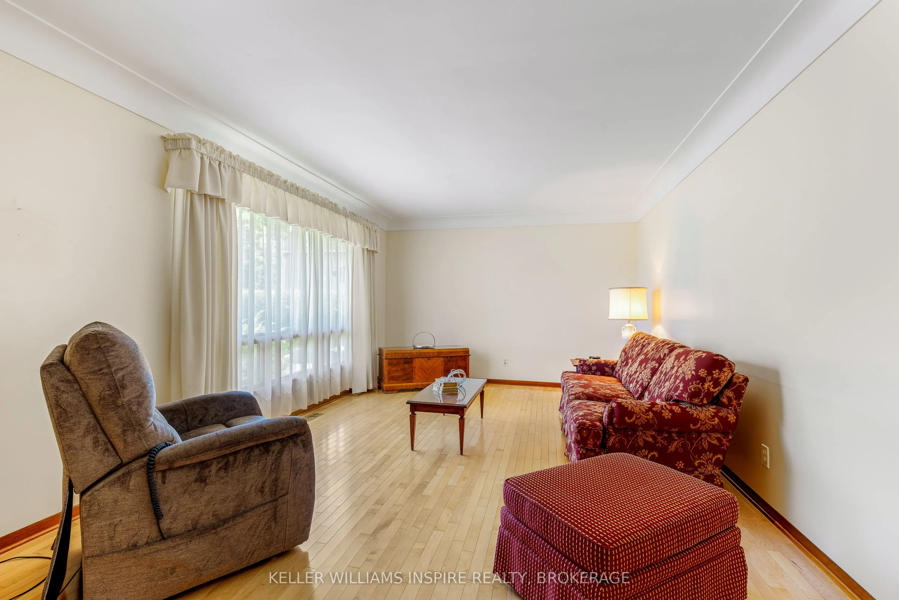 987 Sydenham Road