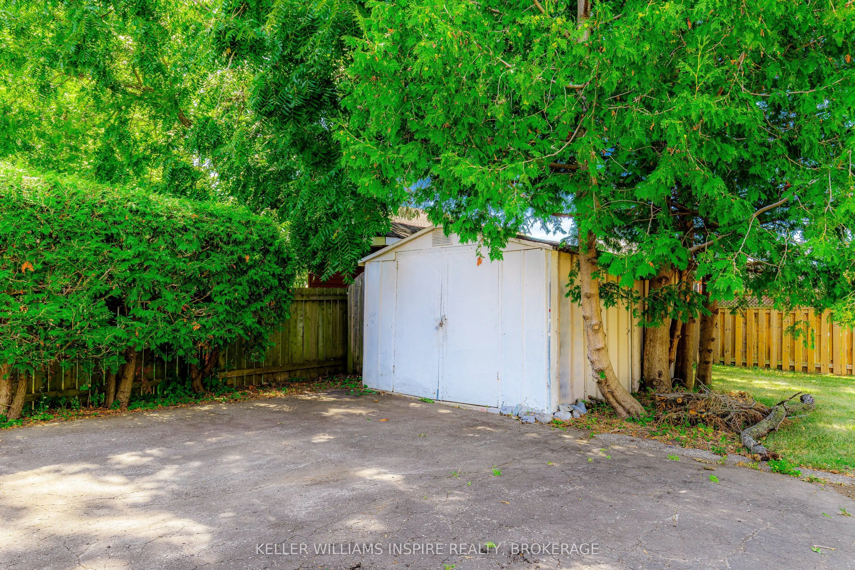 987 Sydenham Road