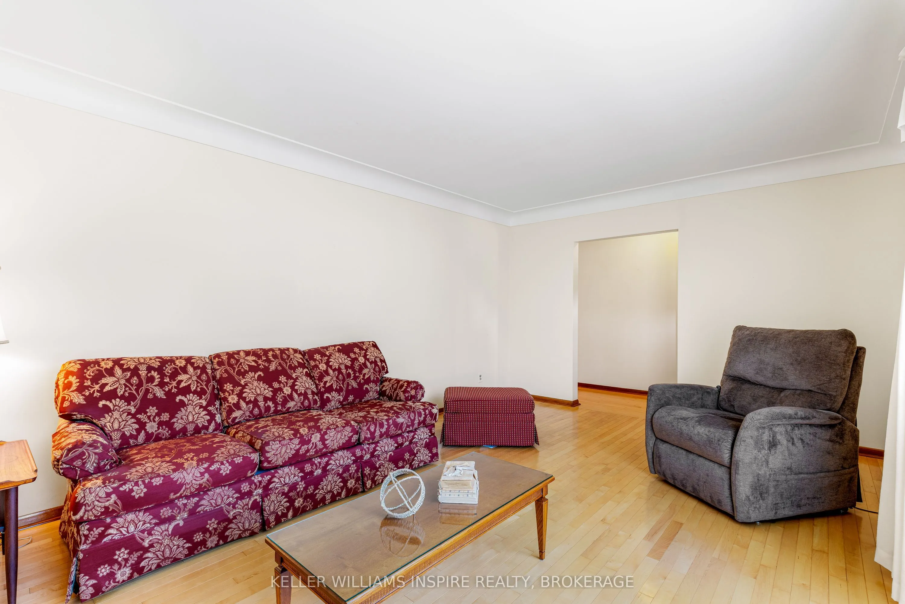 987 Sydenham Road