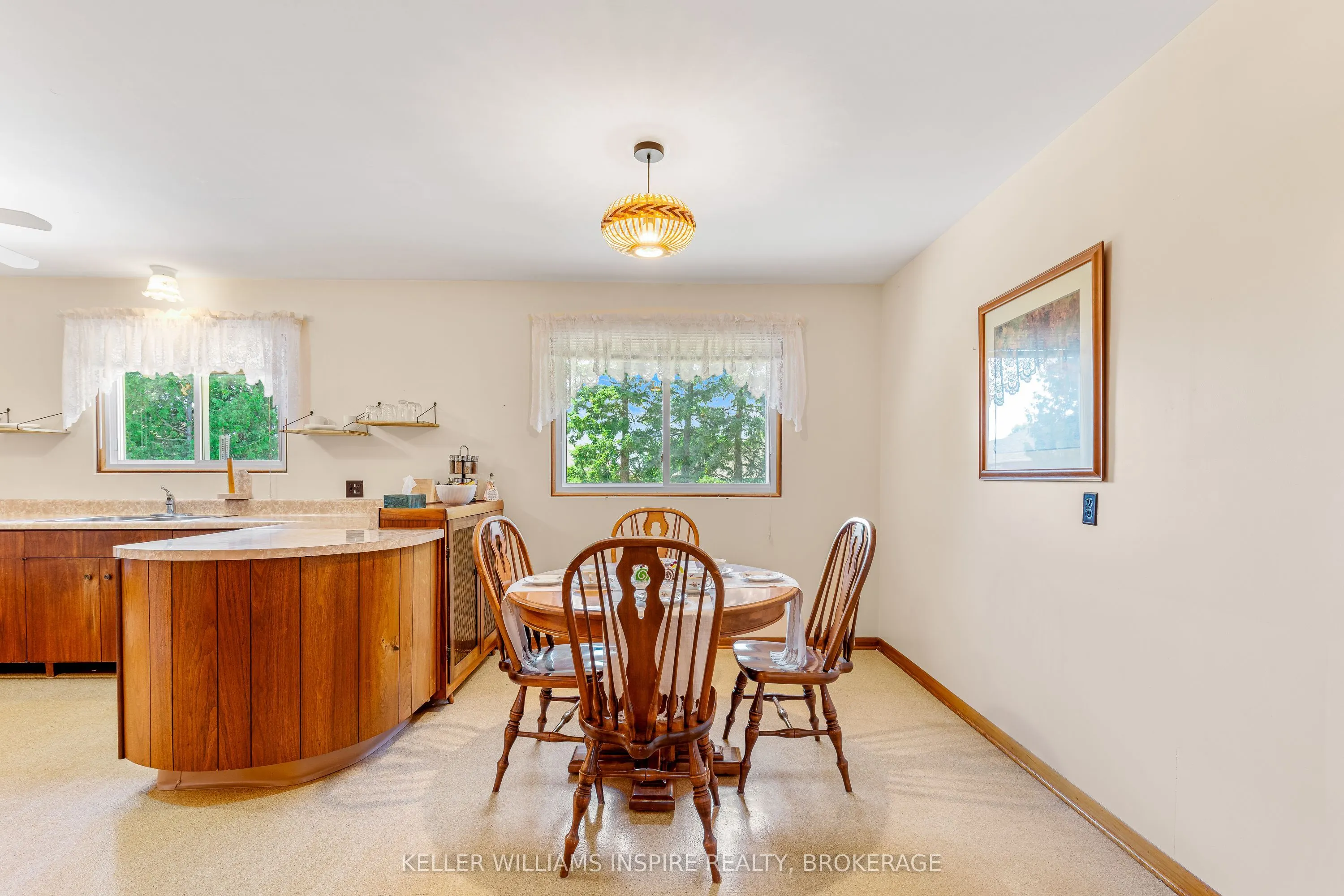 987 Sydenham Road