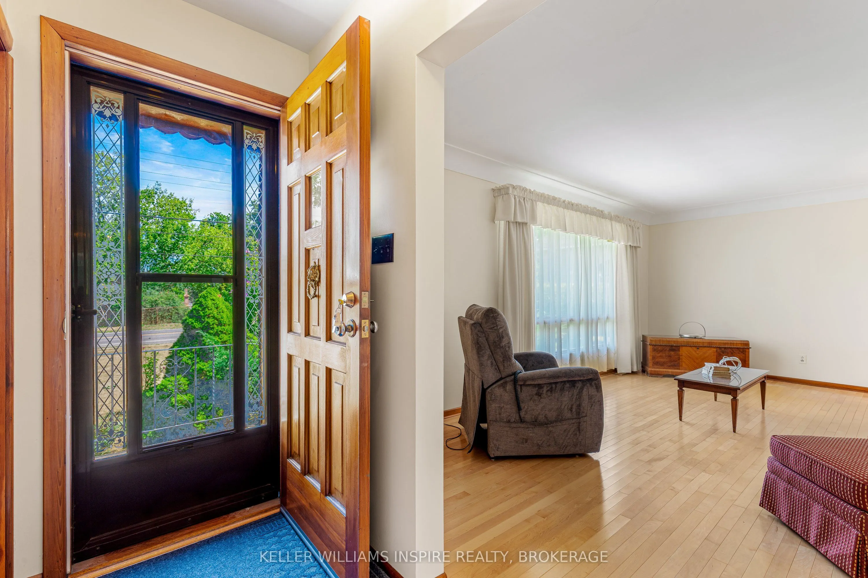 987 Sydenham Road