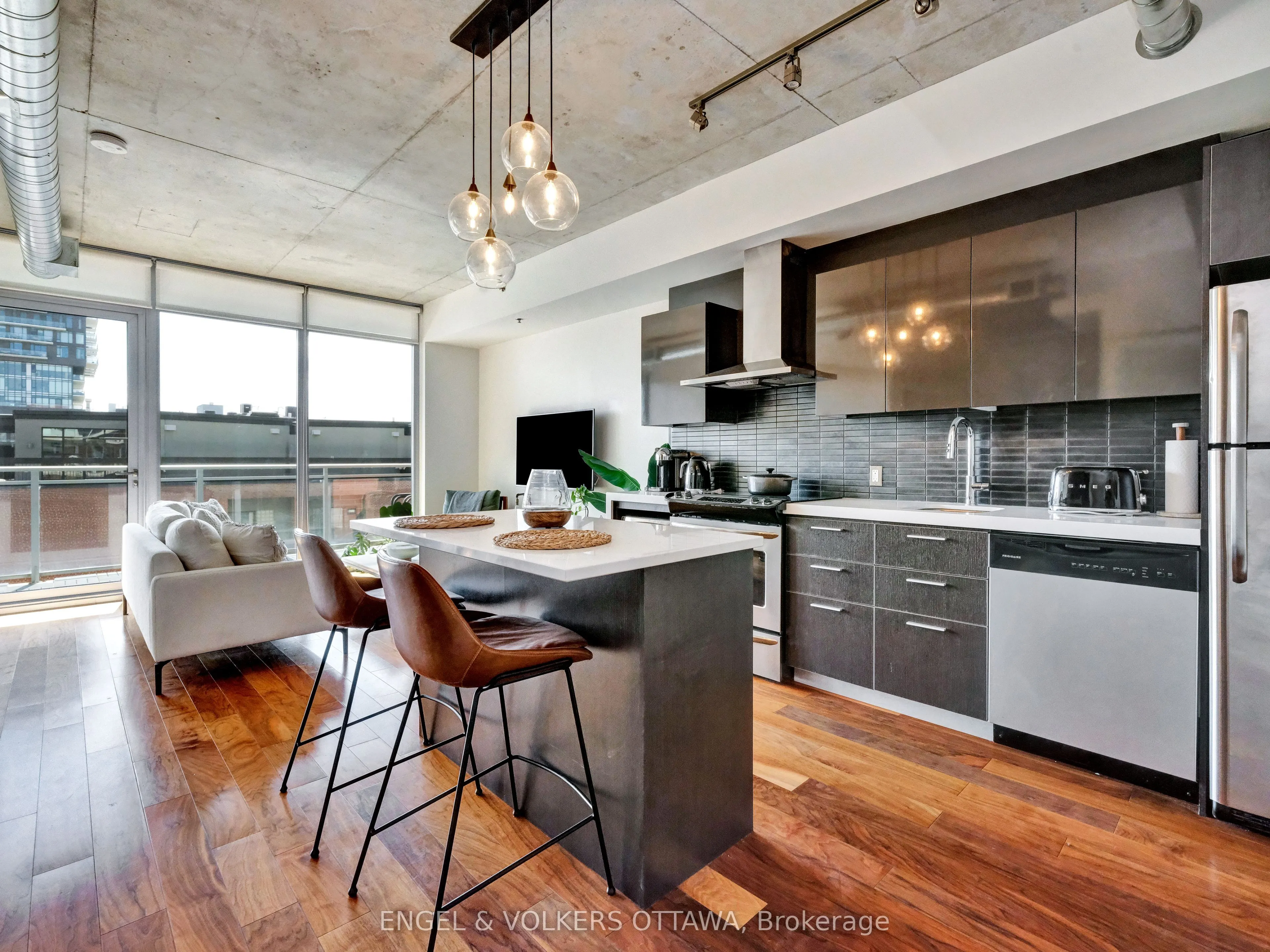 360 McLeod Street, #516