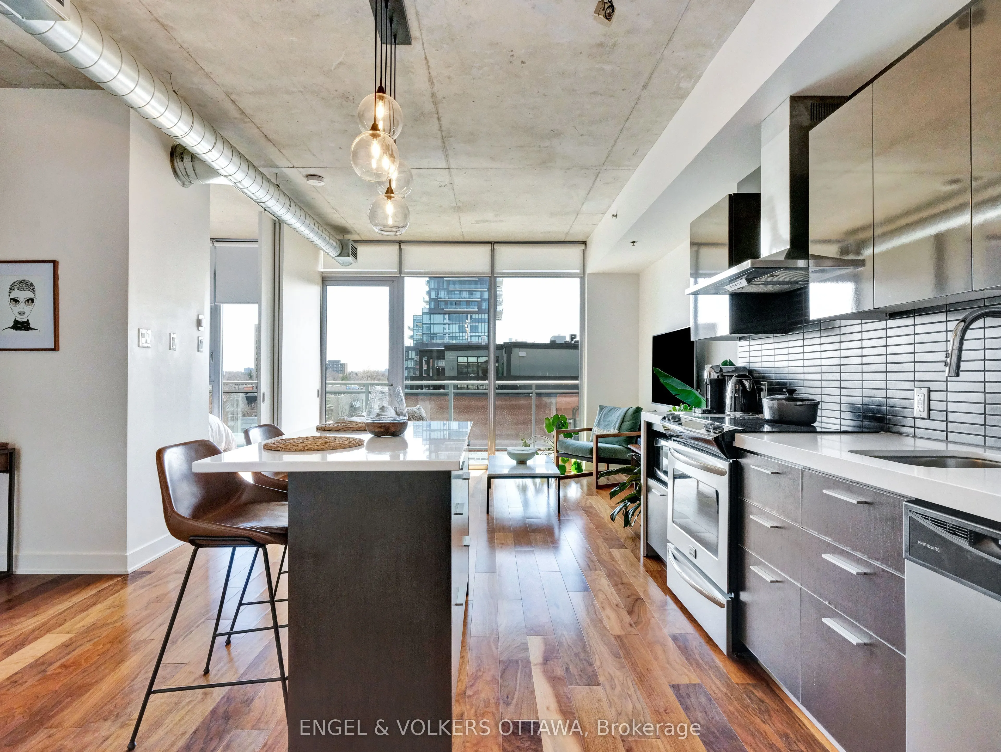 360 McLeod Street, #516