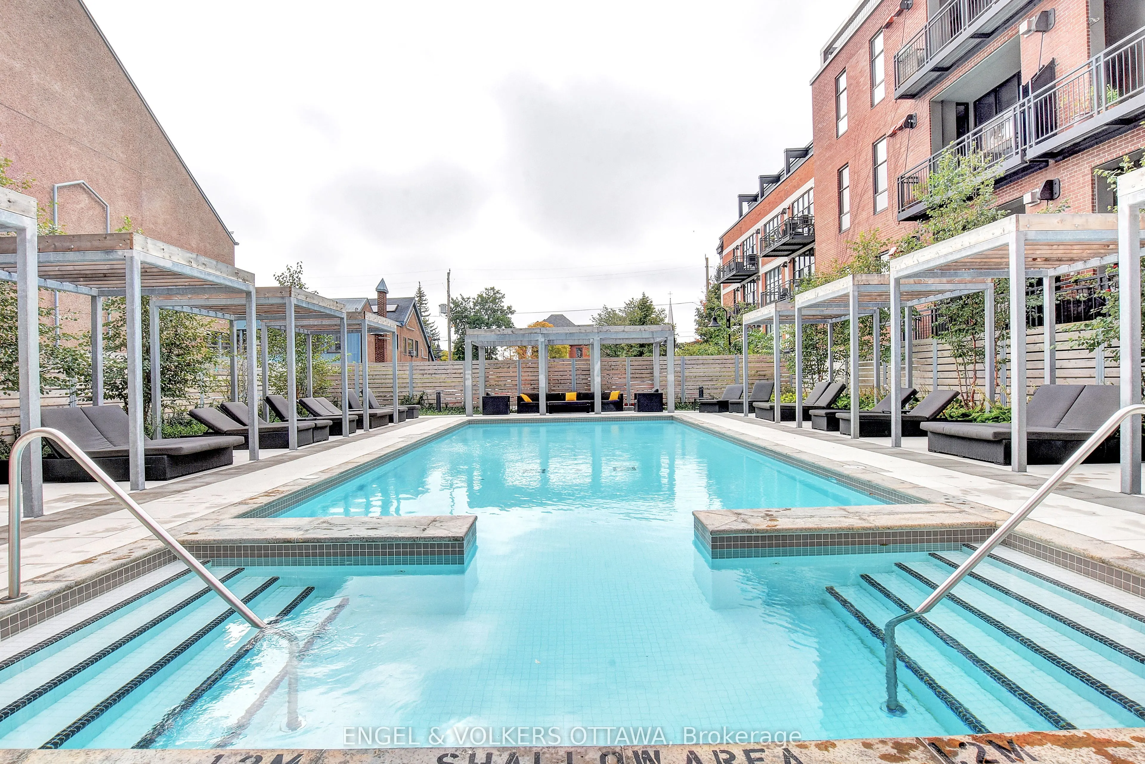 360 McLeod Street, #516