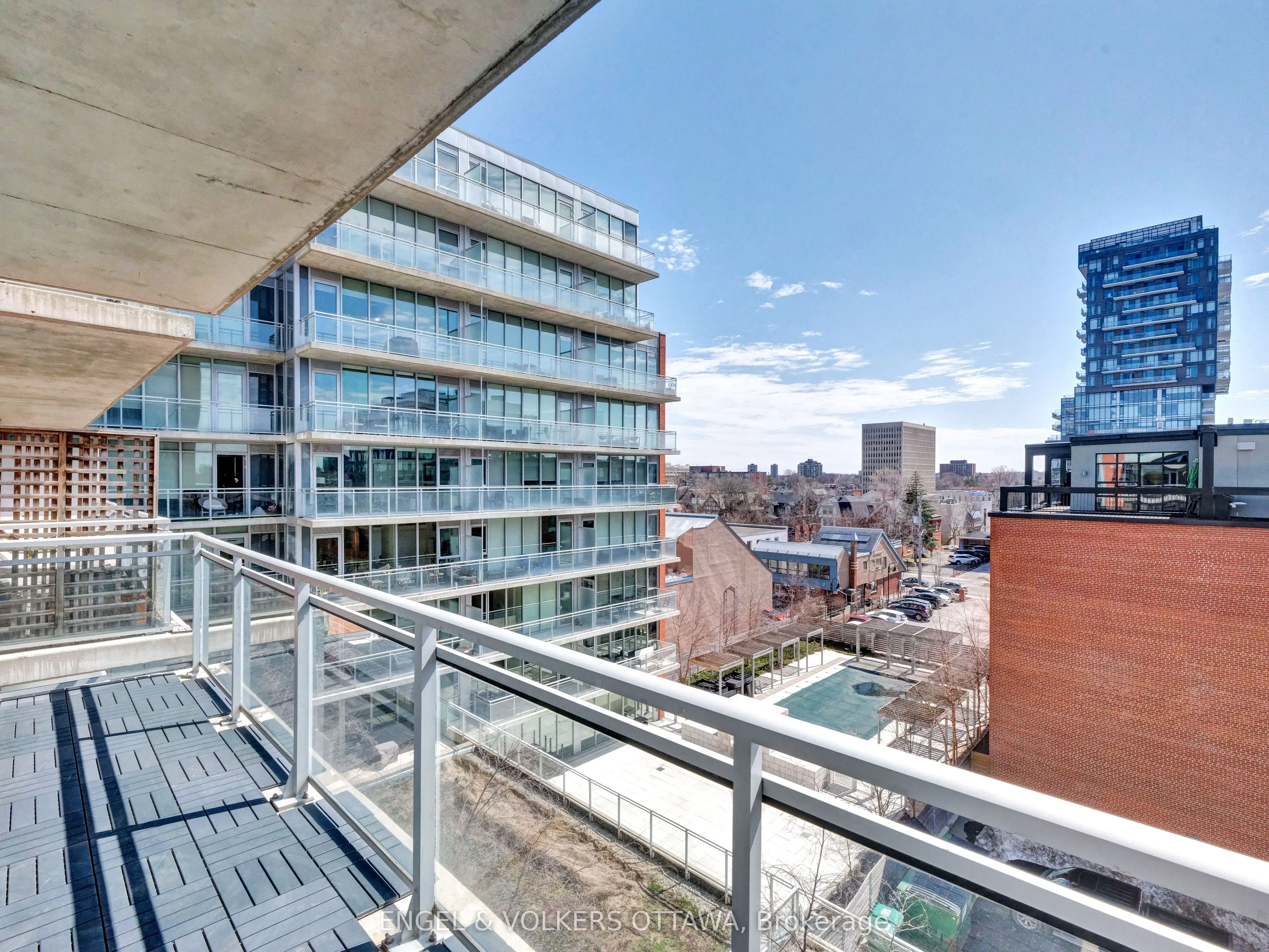 360 McLeod Street, #516