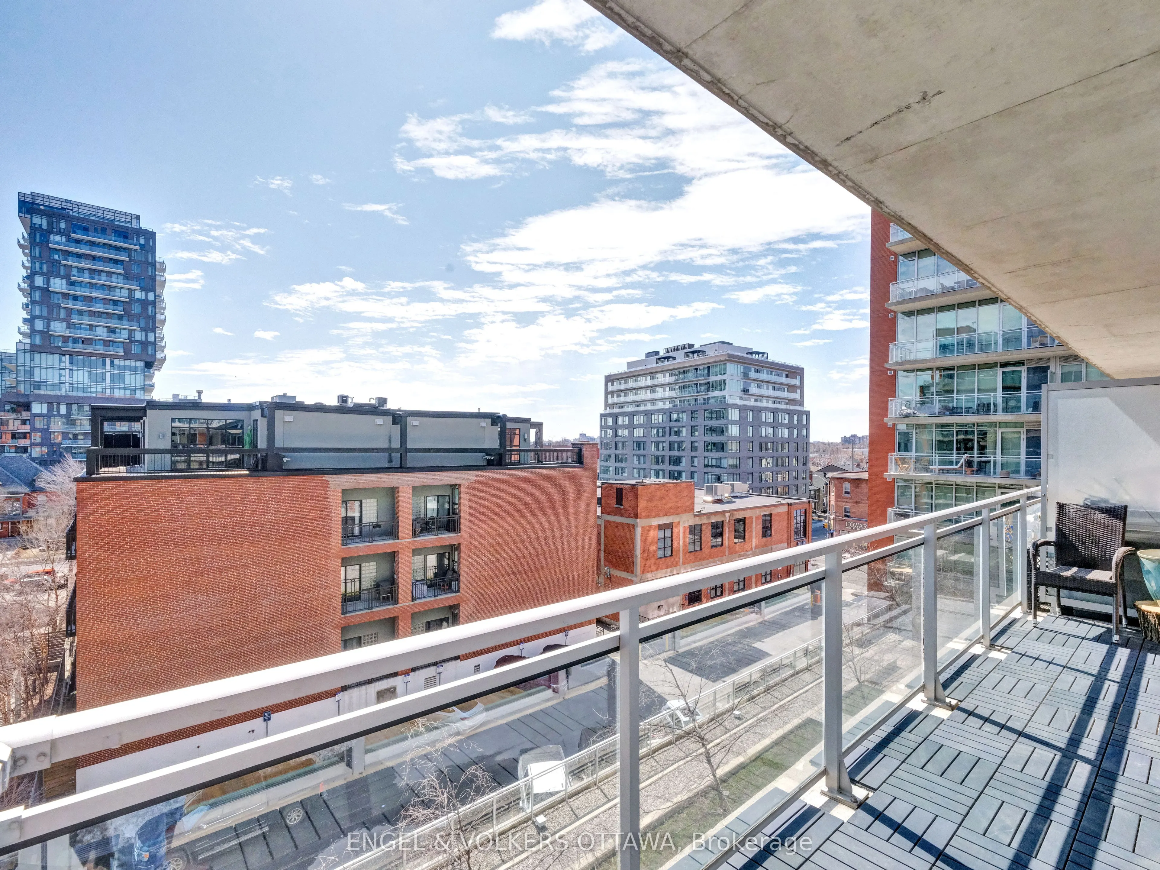 360 McLeod Street, #516