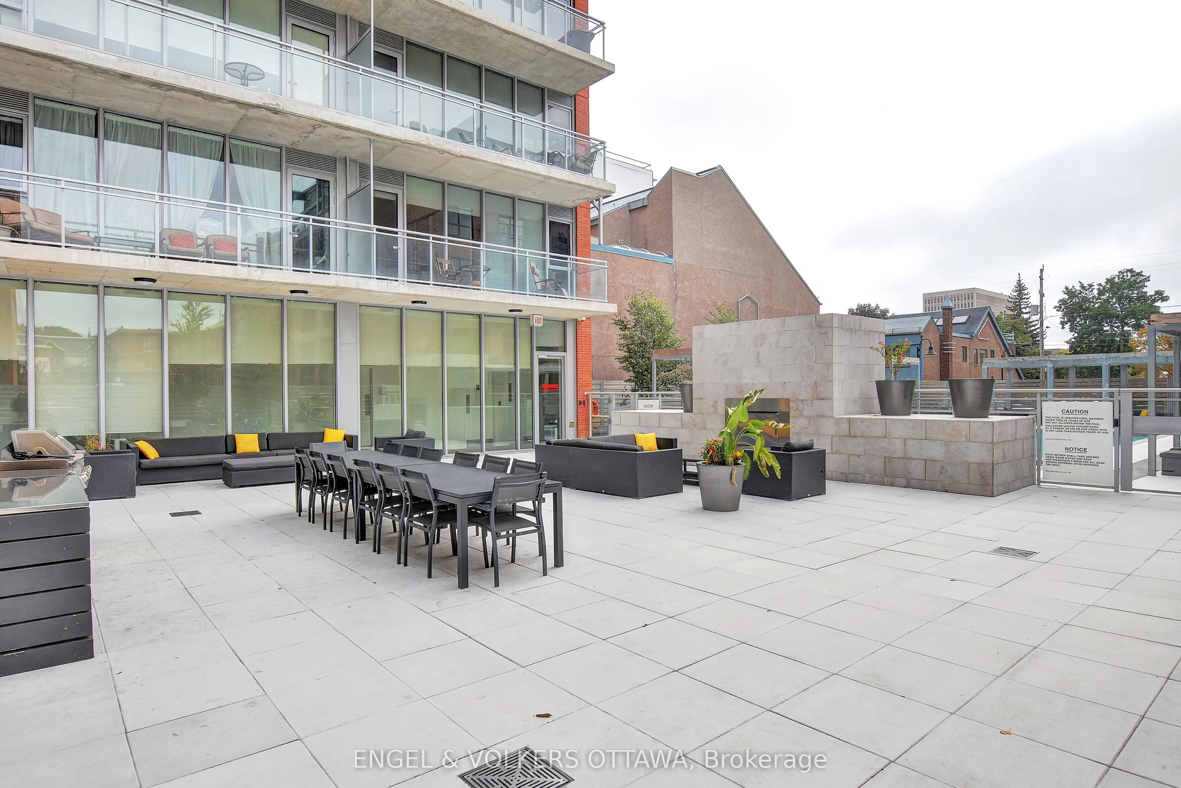 360 McLeod Street, #516
