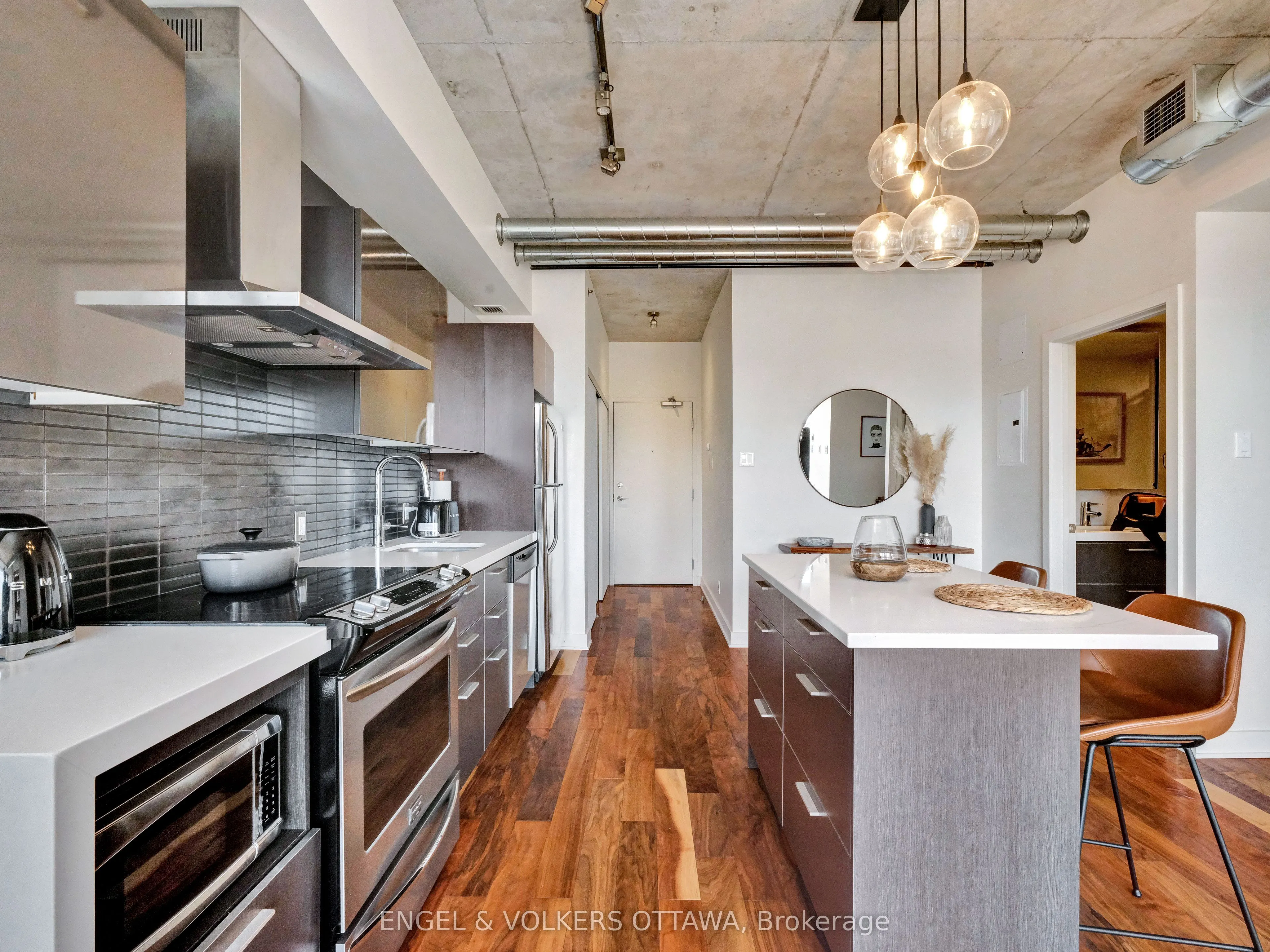 360 McLeod Street, #516
