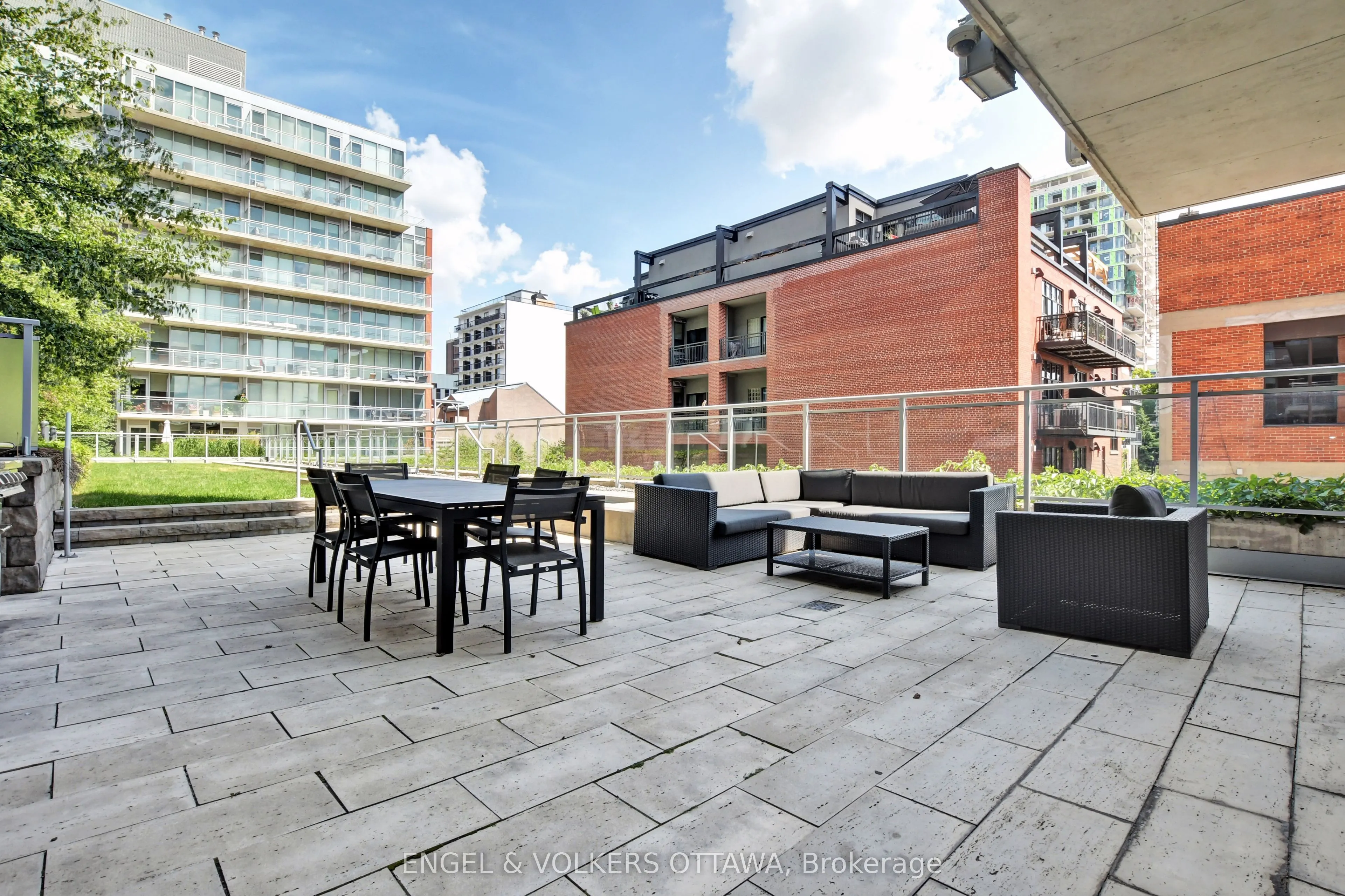 360 McLeod Street, #516