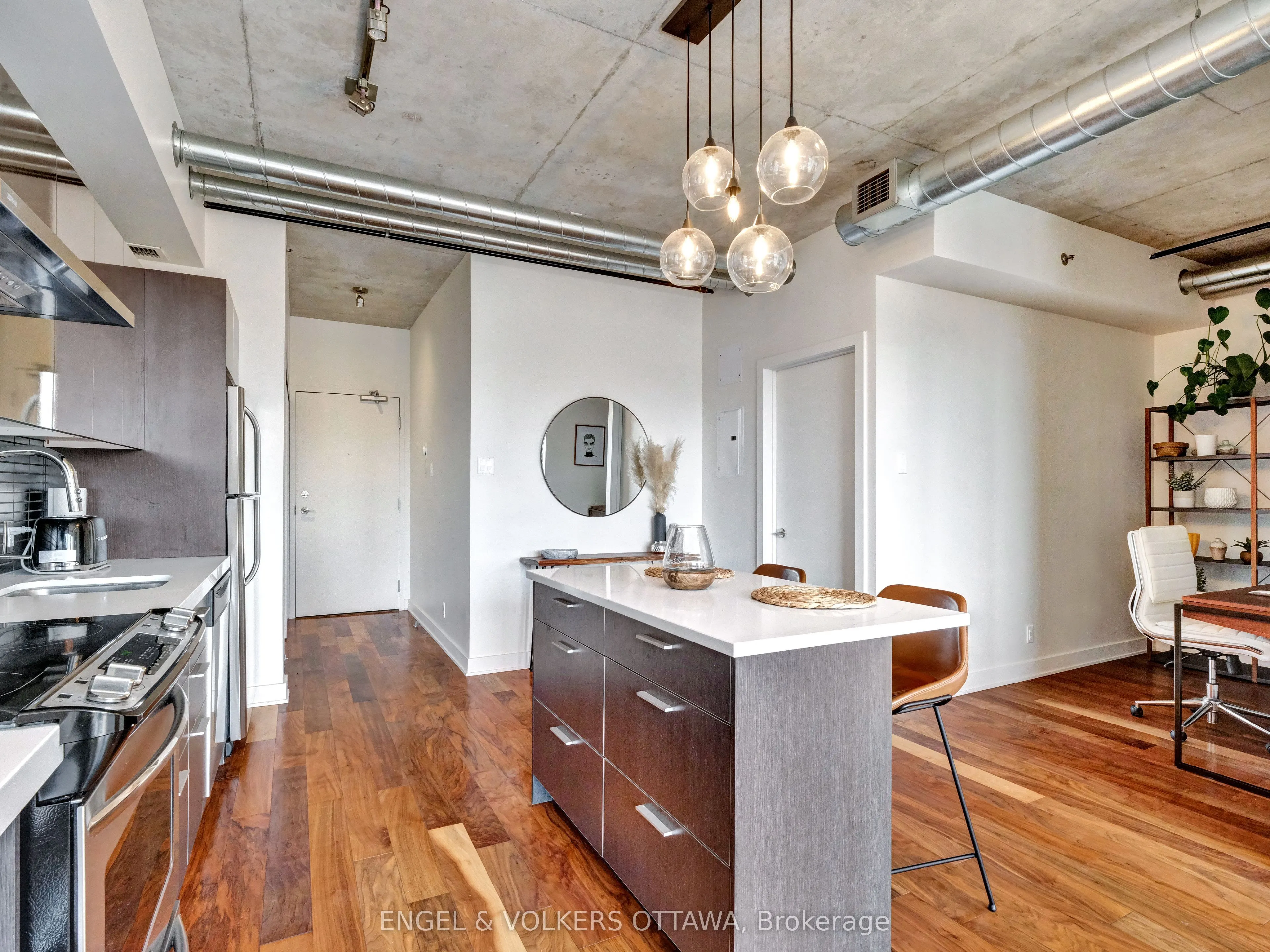 360 McLeod Street, #516
