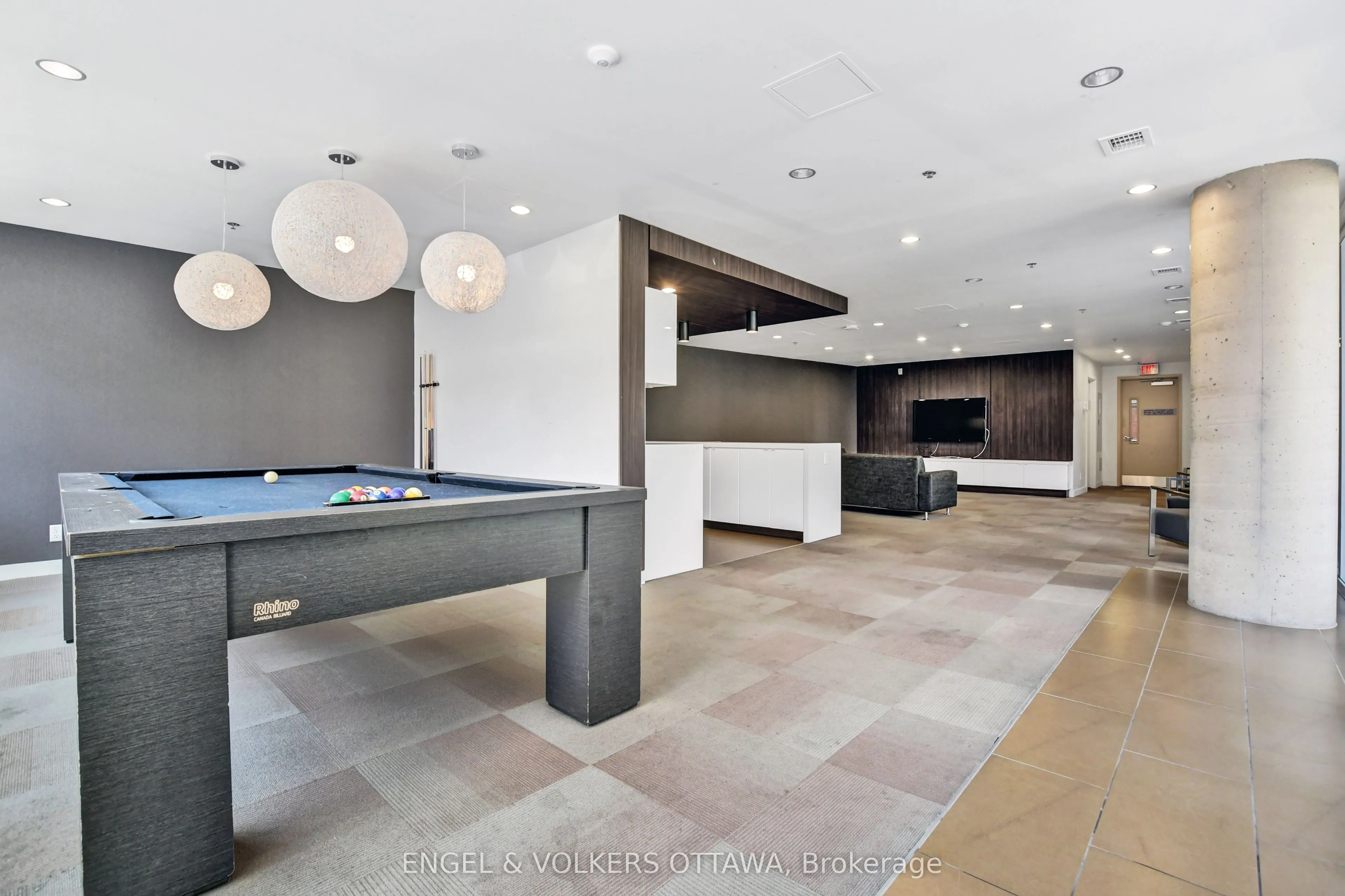 360 McLeod Street, #516