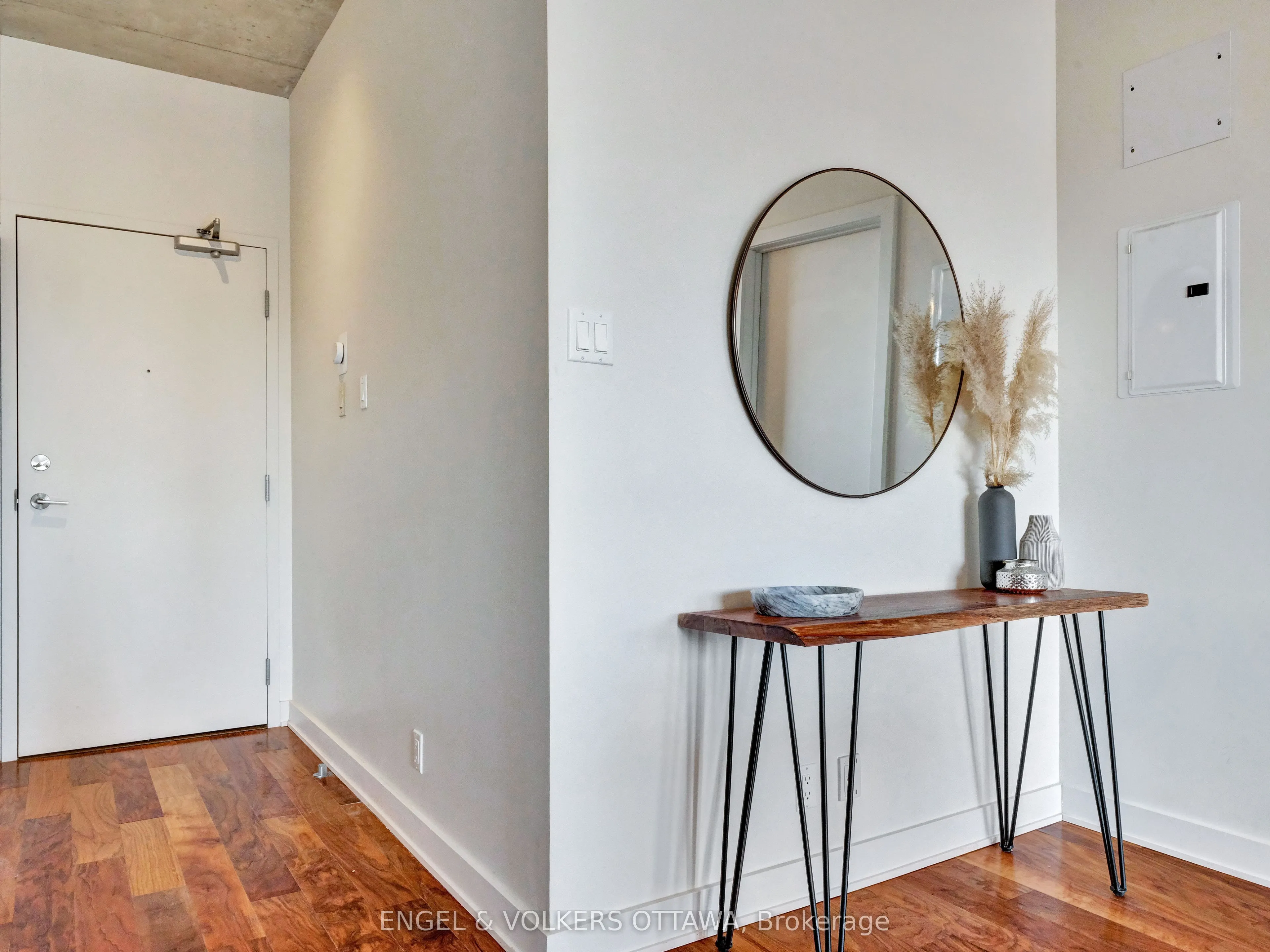 360 McLeod Street, #516
