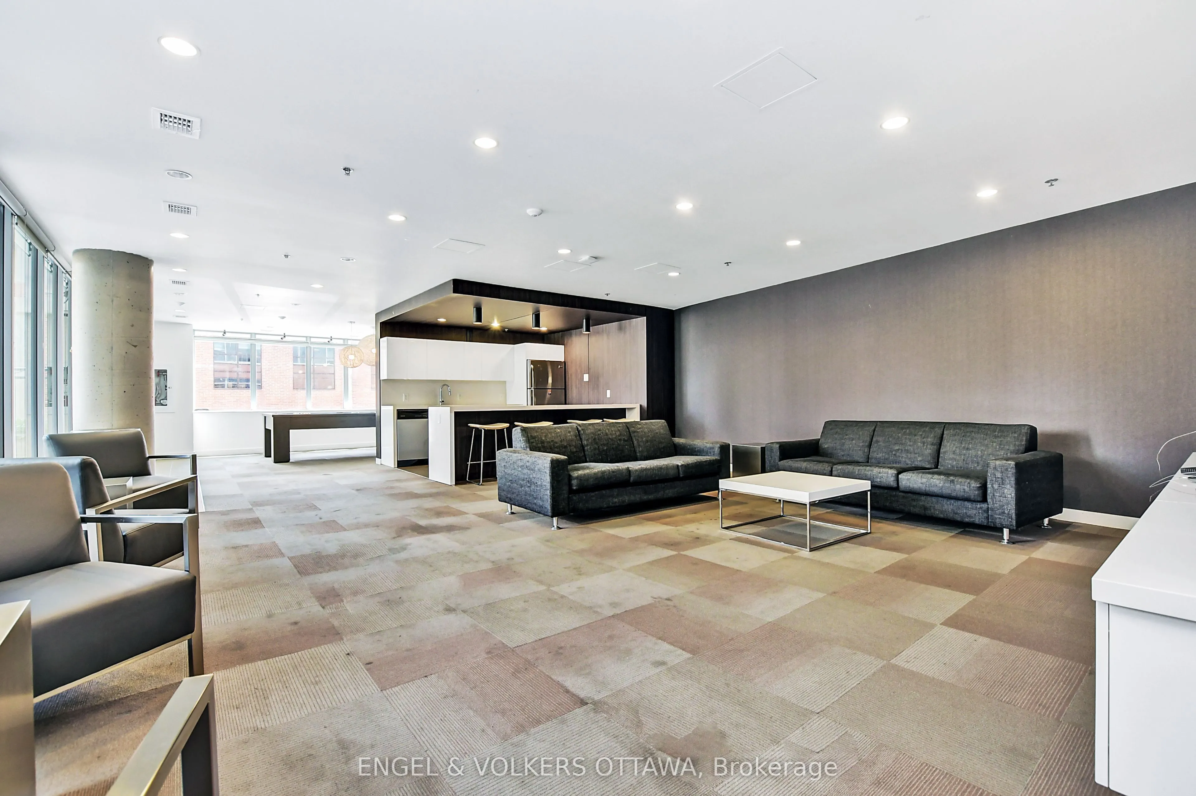 360 McLeod Street, #516