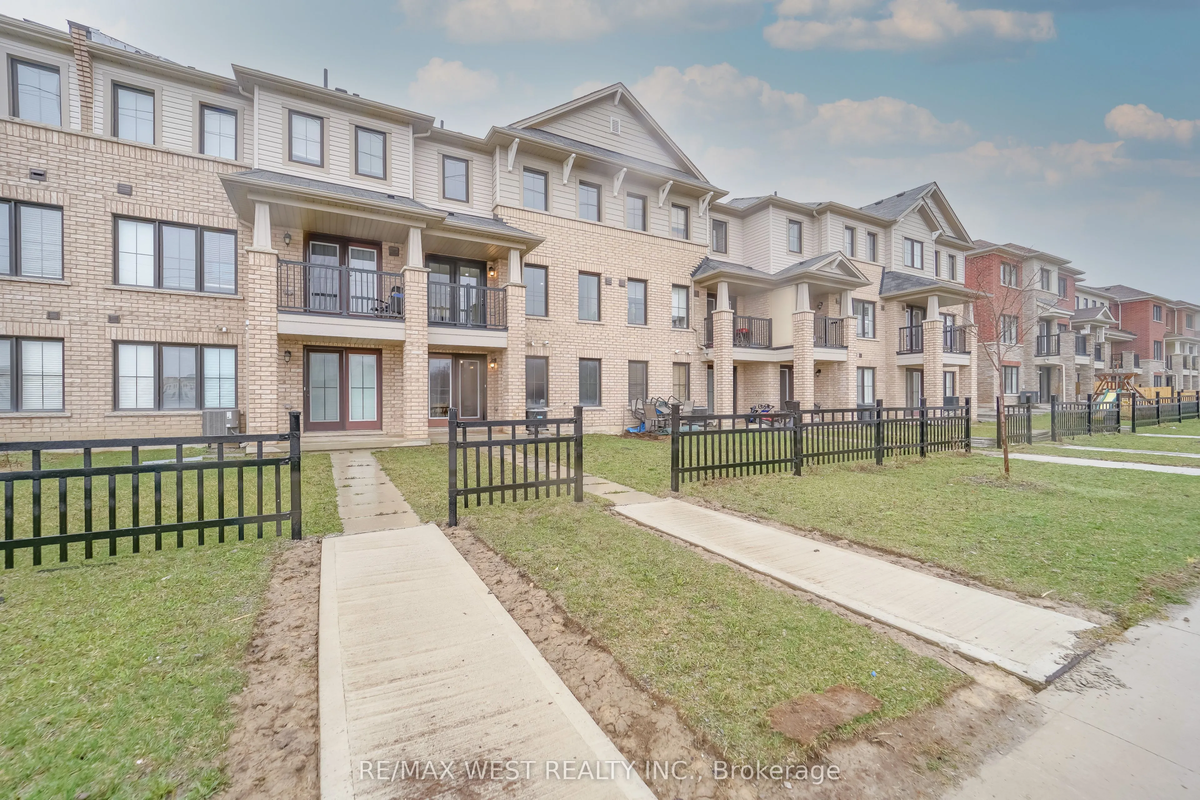 74 Pagebrook Crescent