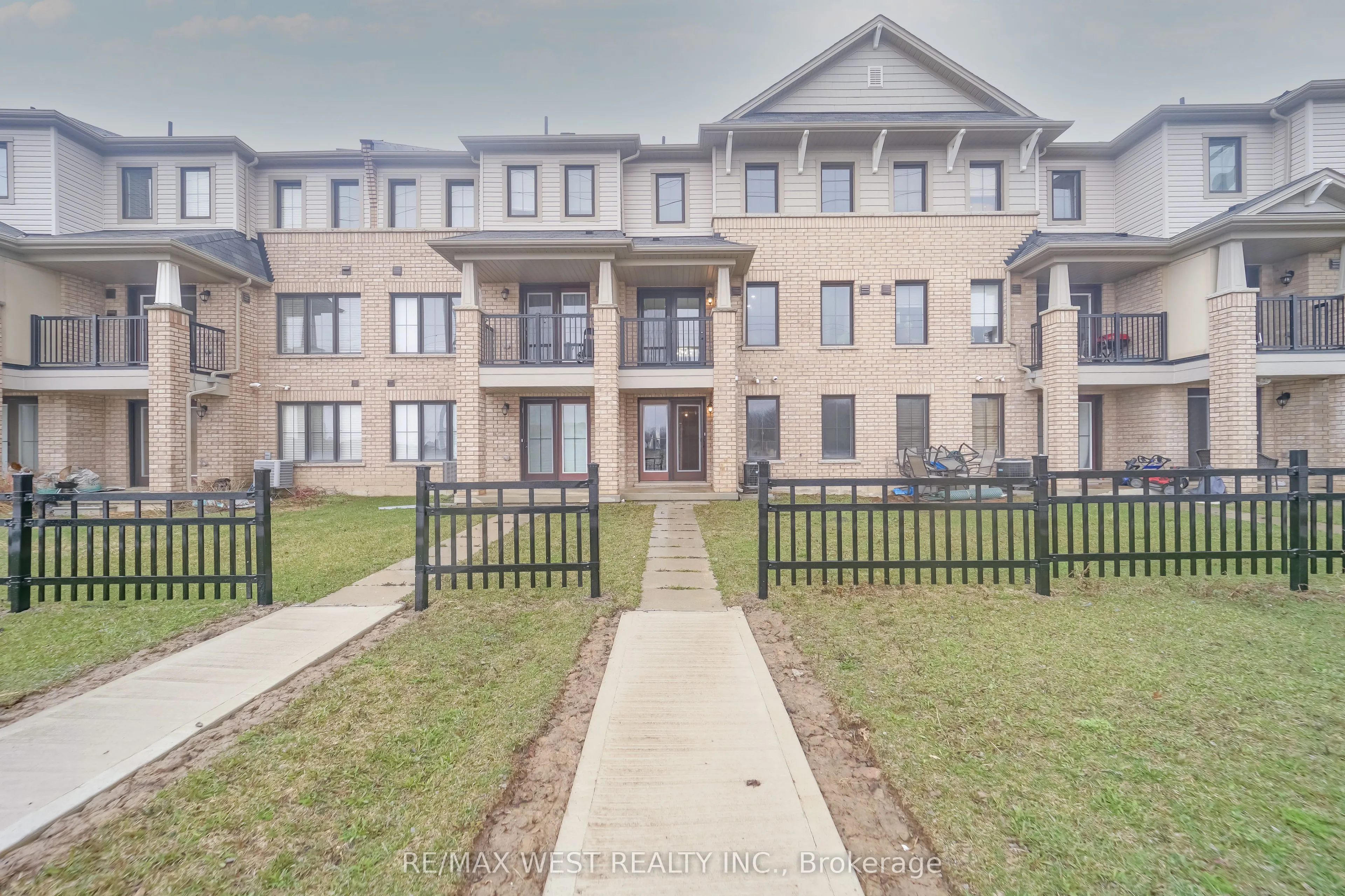 74 Pagebrook Crescent