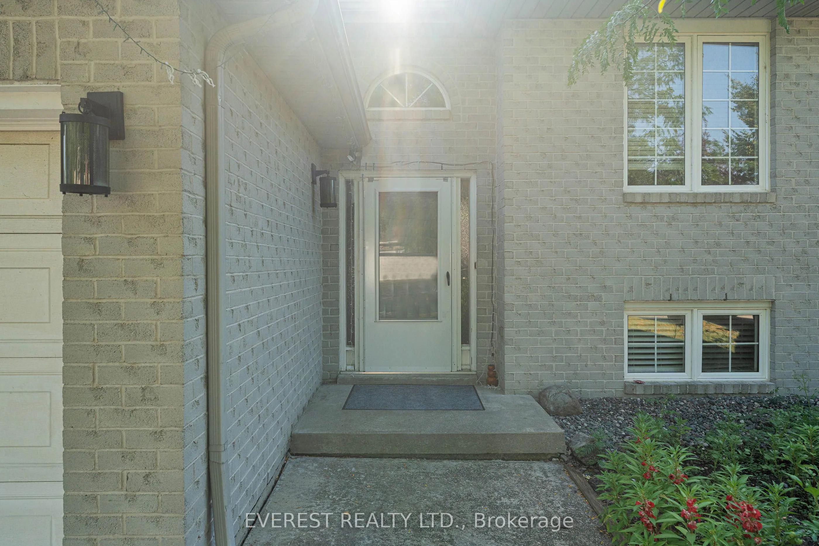 2385 Chateau Avenue