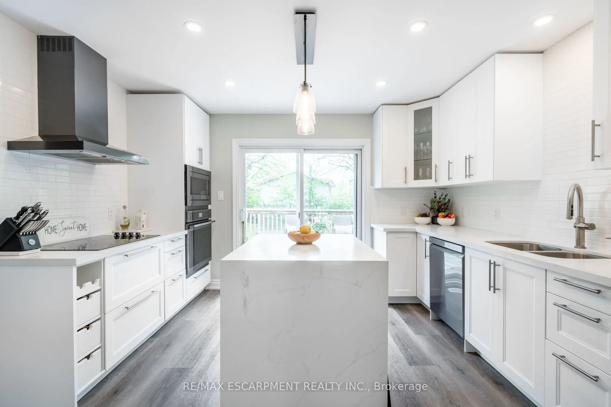 152 Concession 7 Road E
