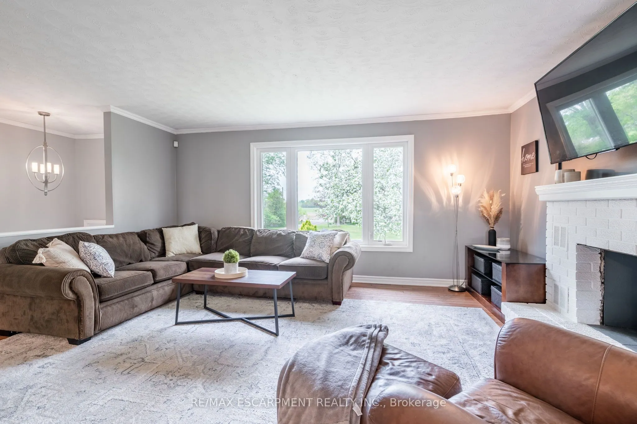 152 Concession 7 Road E