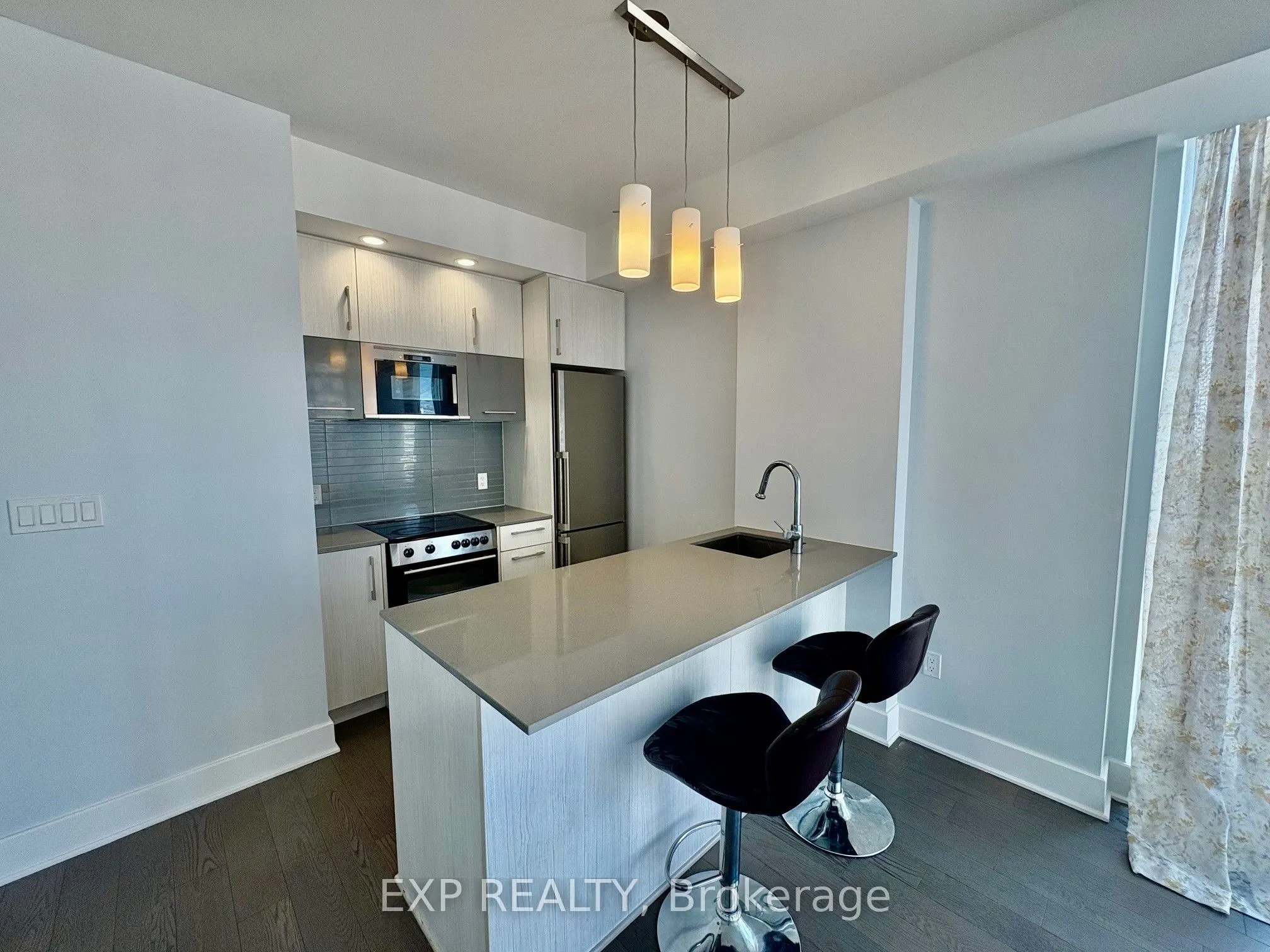 255 Bay Street, #1103