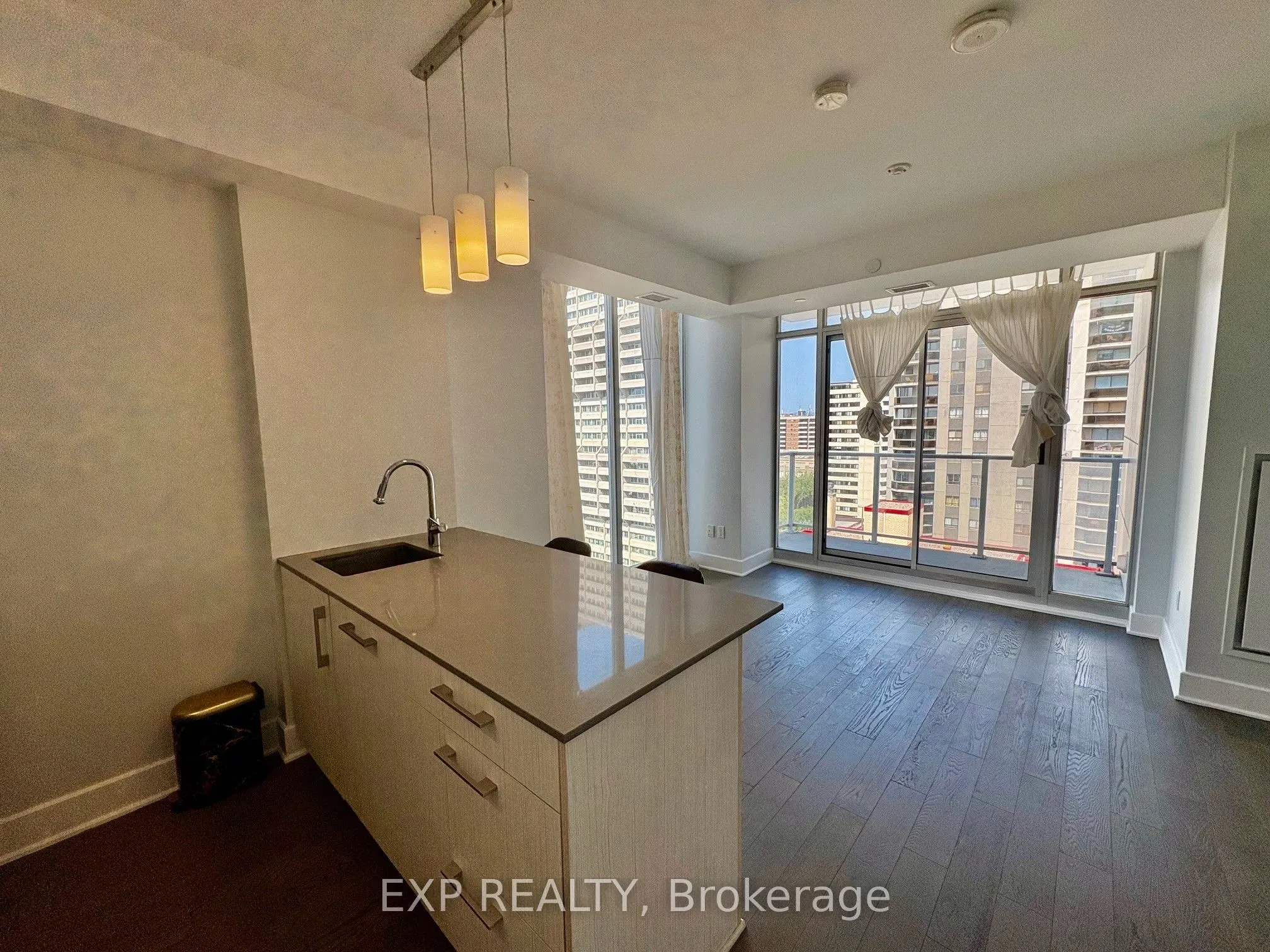 255 Bay Street, #1103
