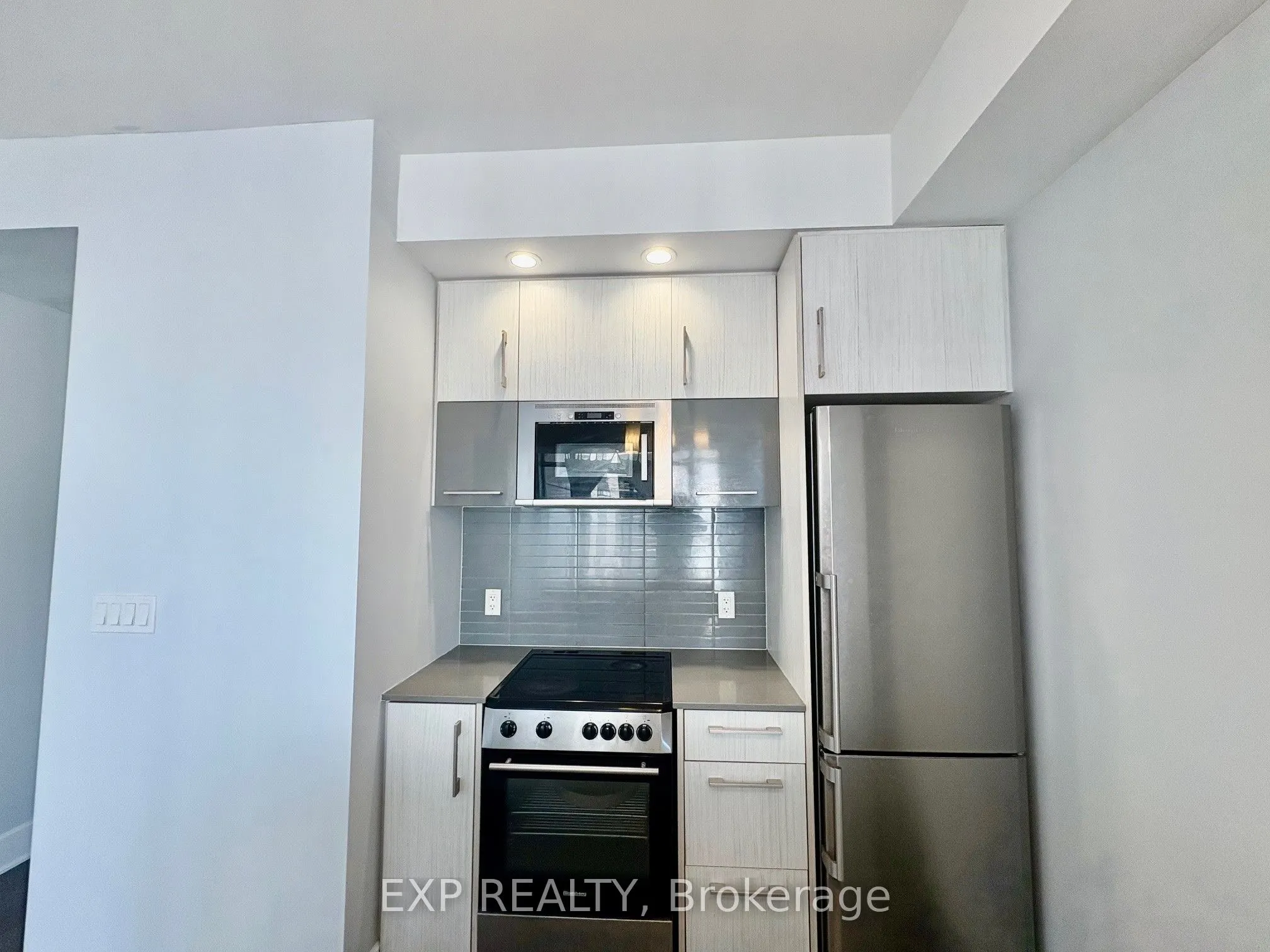 255 Bay Street, #1103