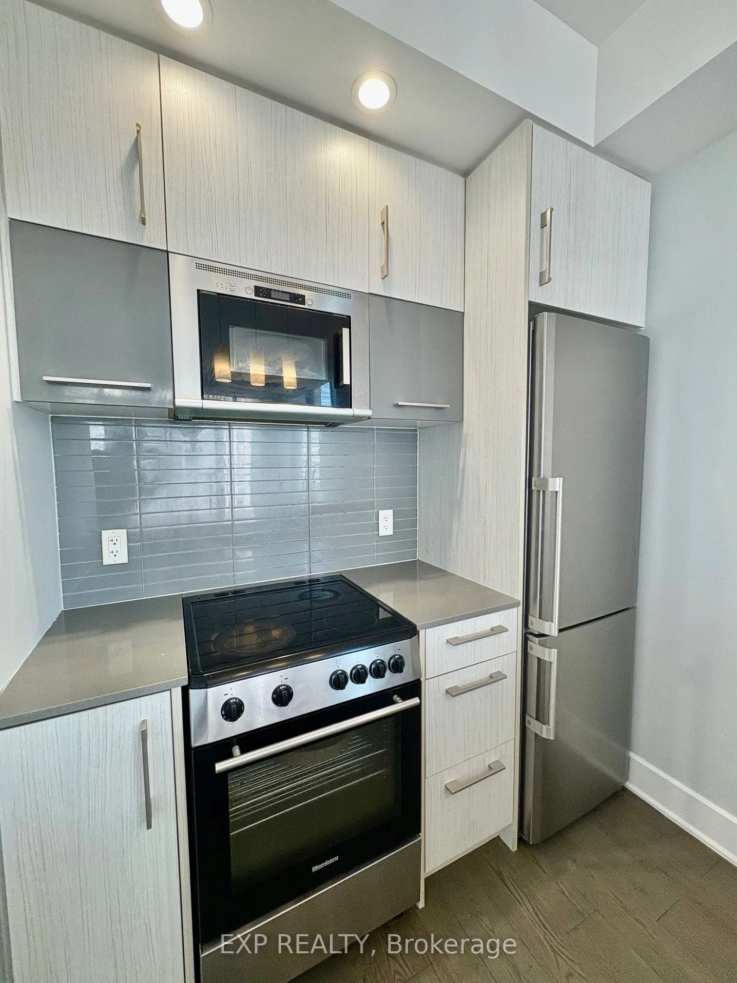 255 Bay Street, #1103