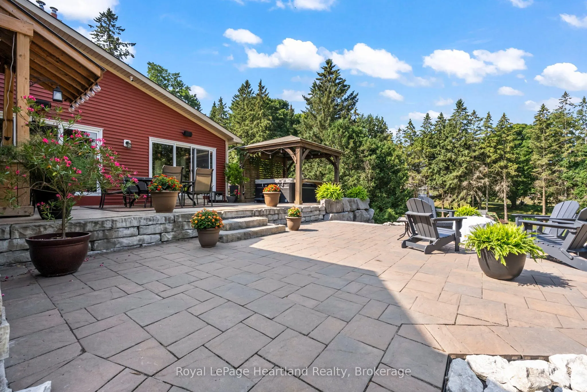 1043 Queen Street
