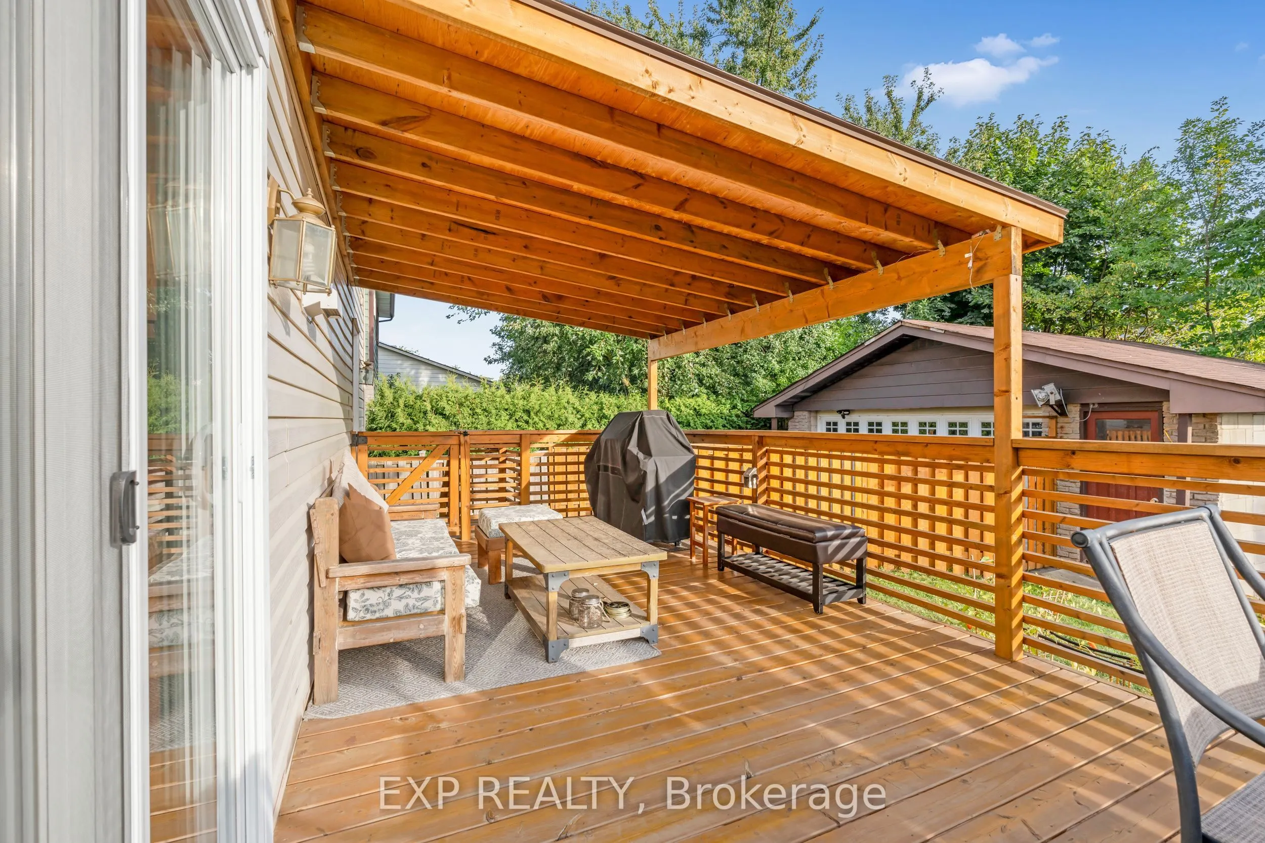 88 Rand Street S