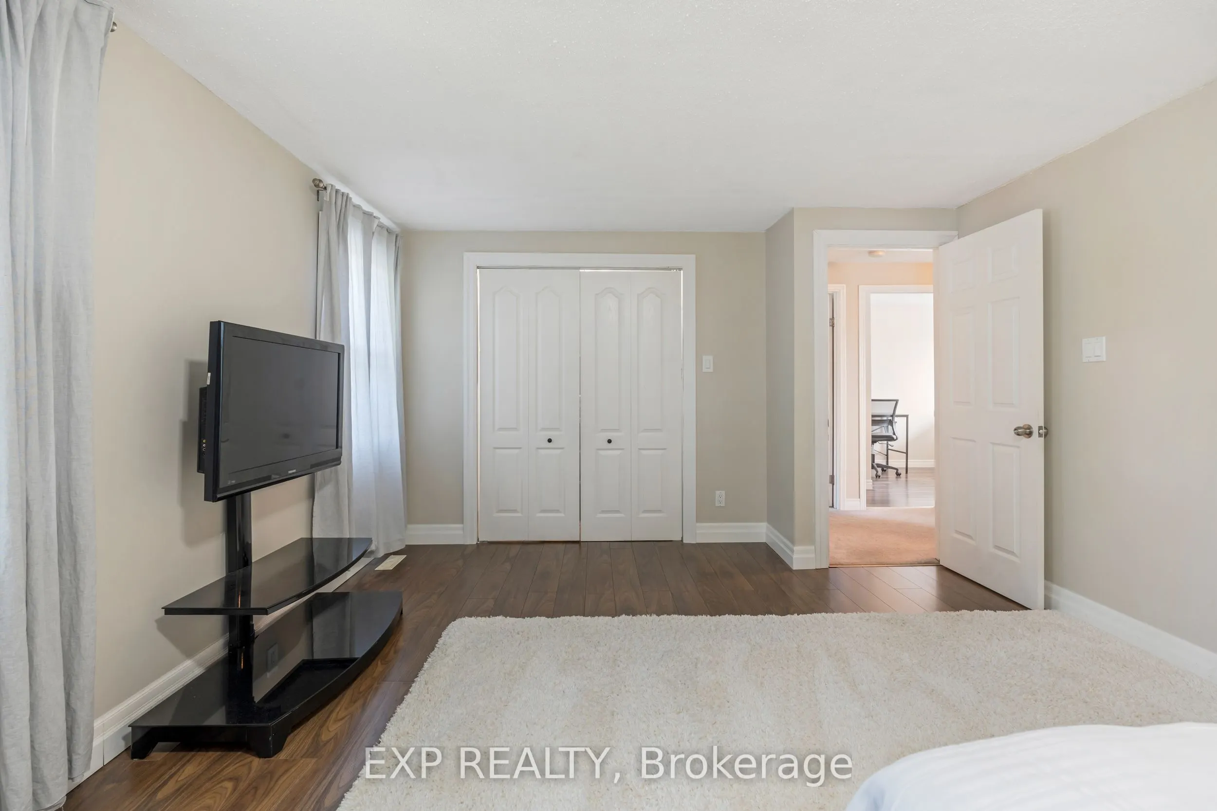 88 Rand Street S