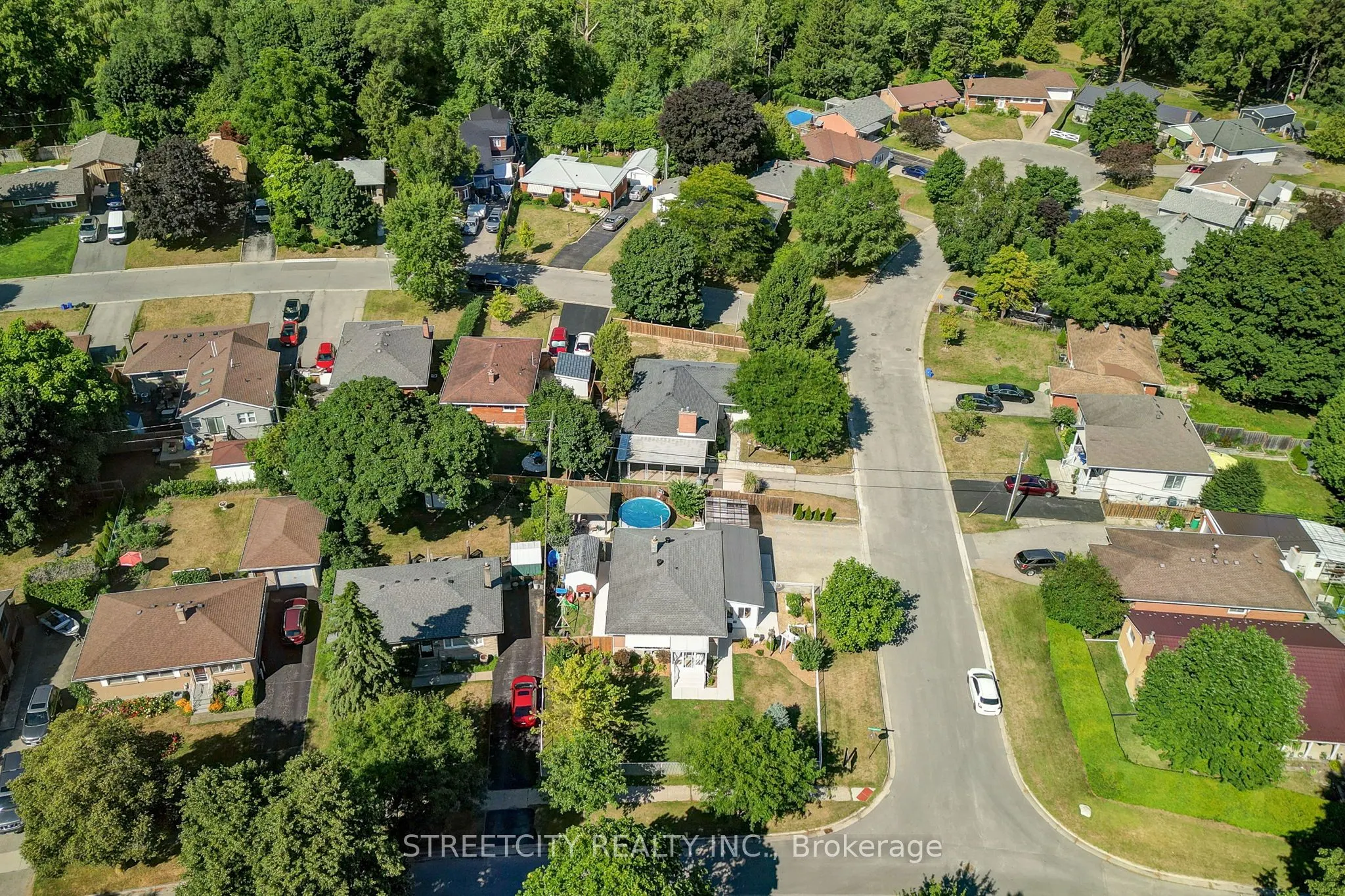 260 Tweedsmuir Avenue