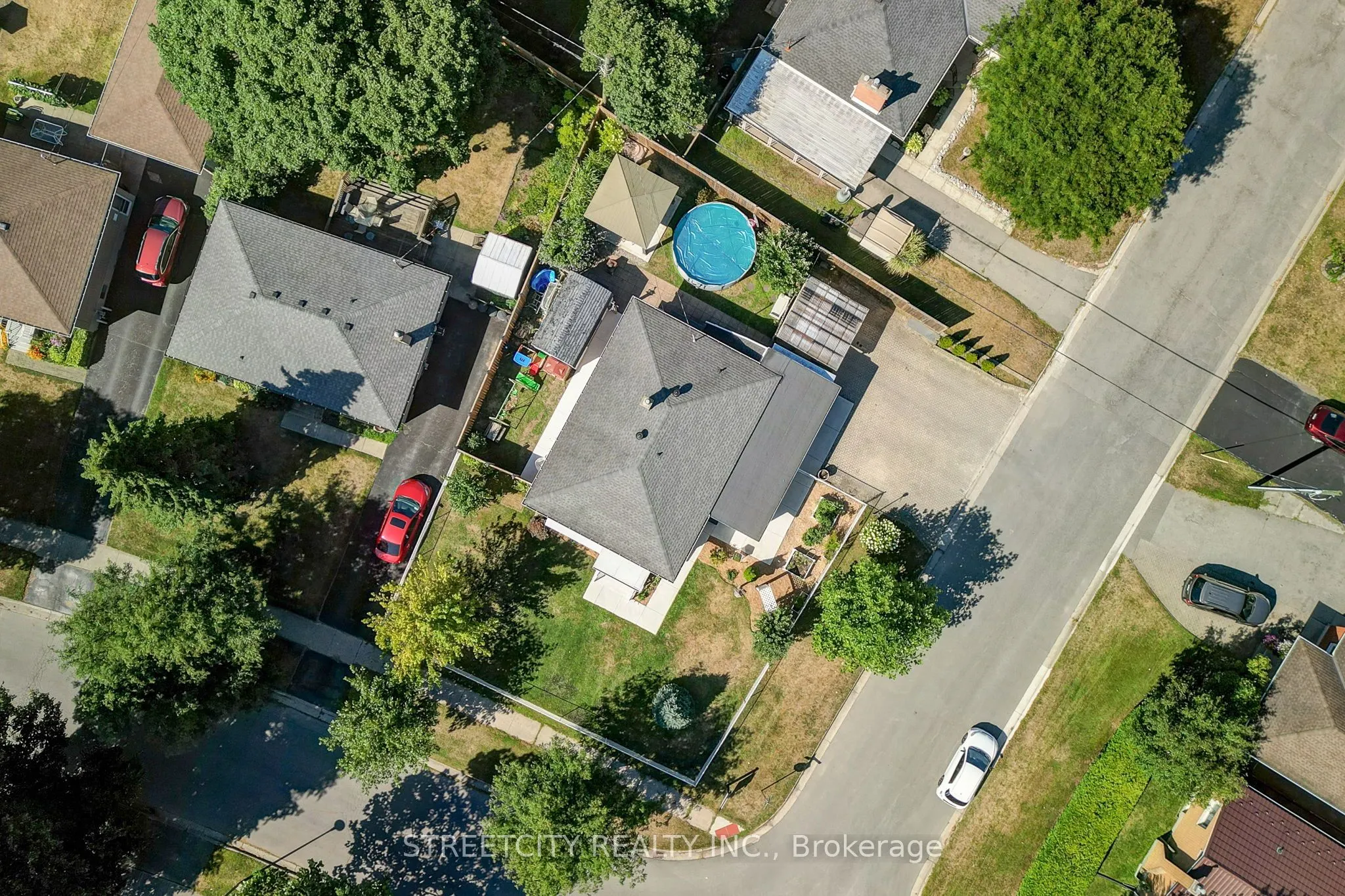 260 Tweedsmuir Avenue