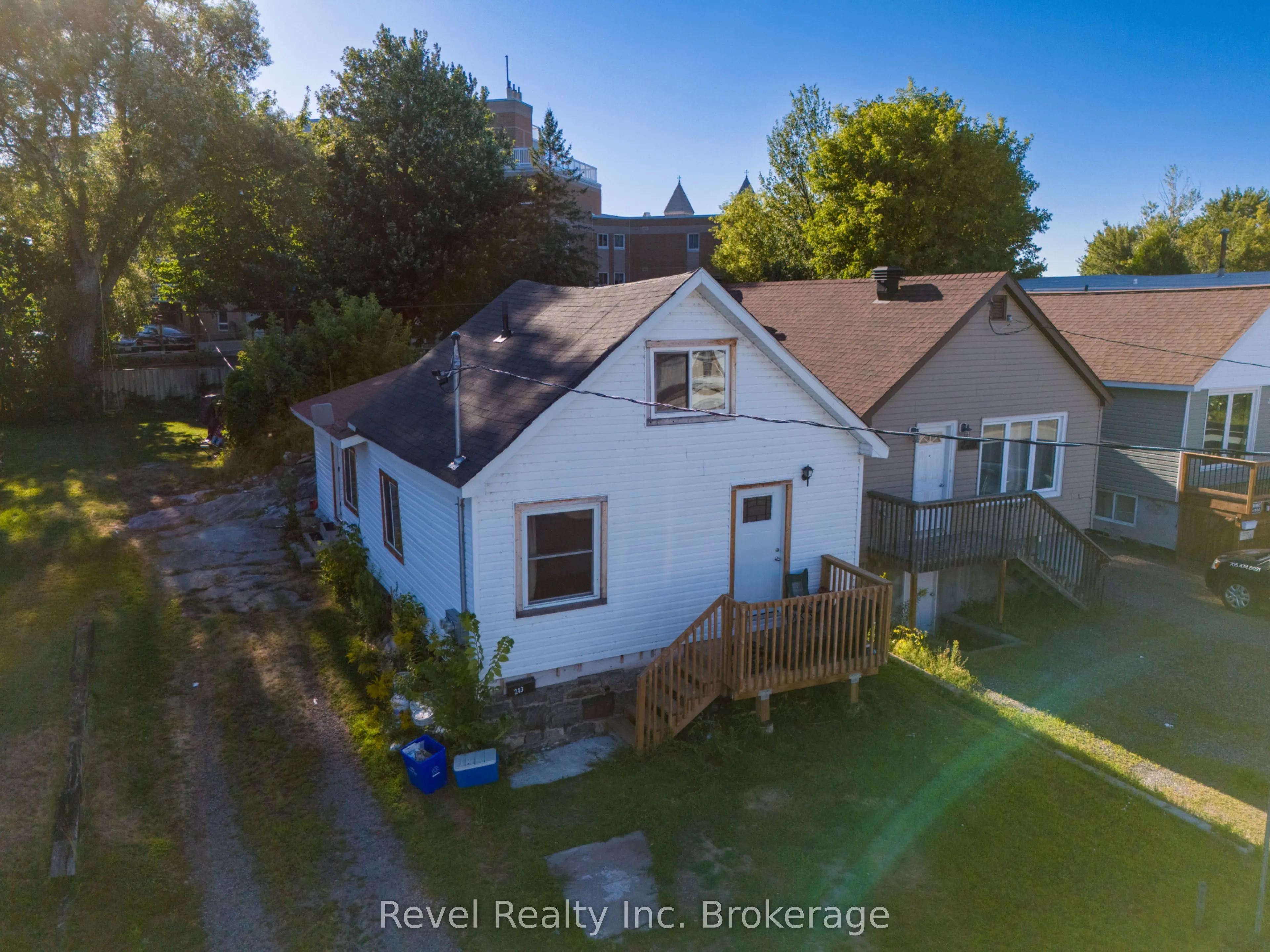 243 Princess Street E