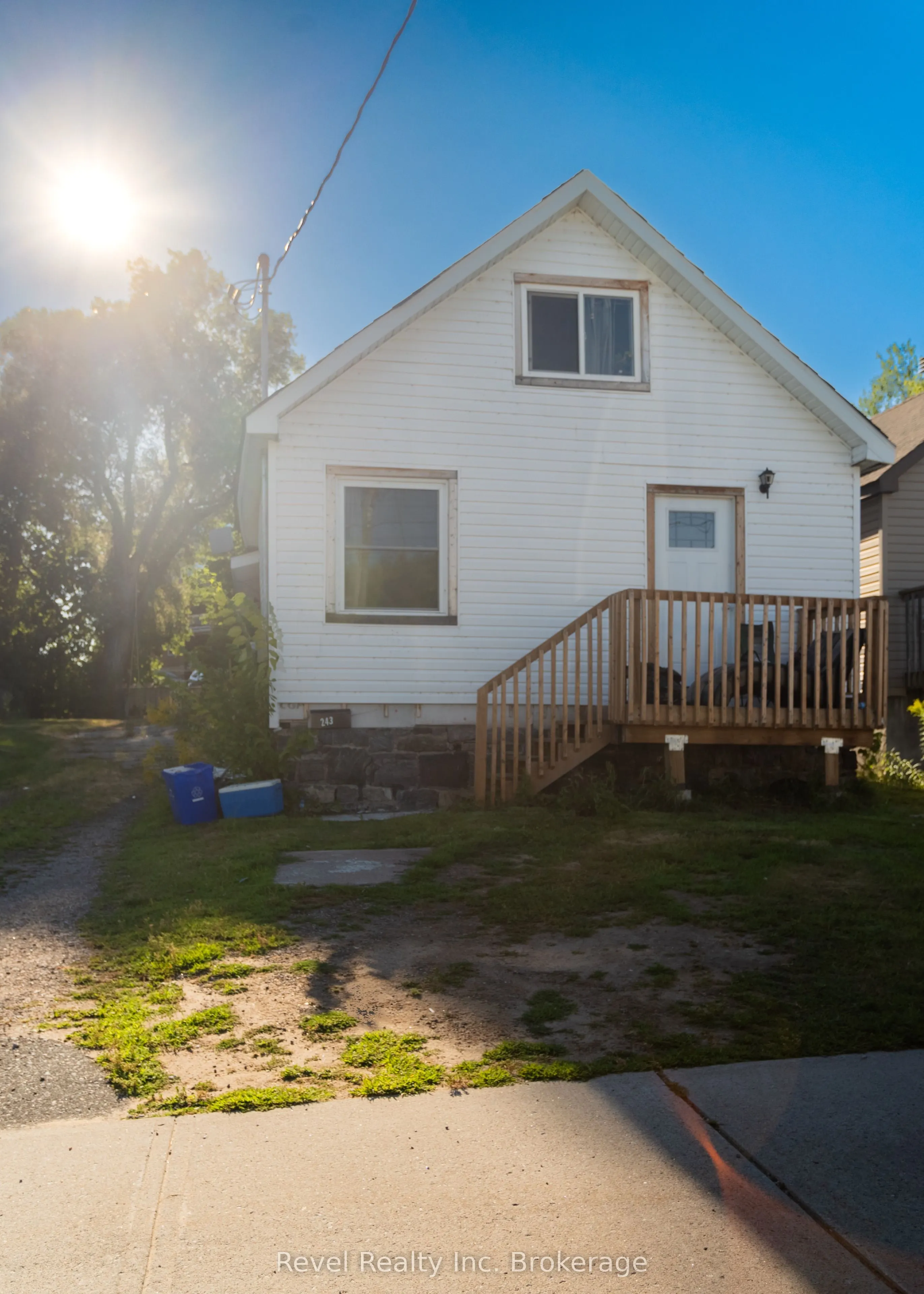 243 Princess Street E