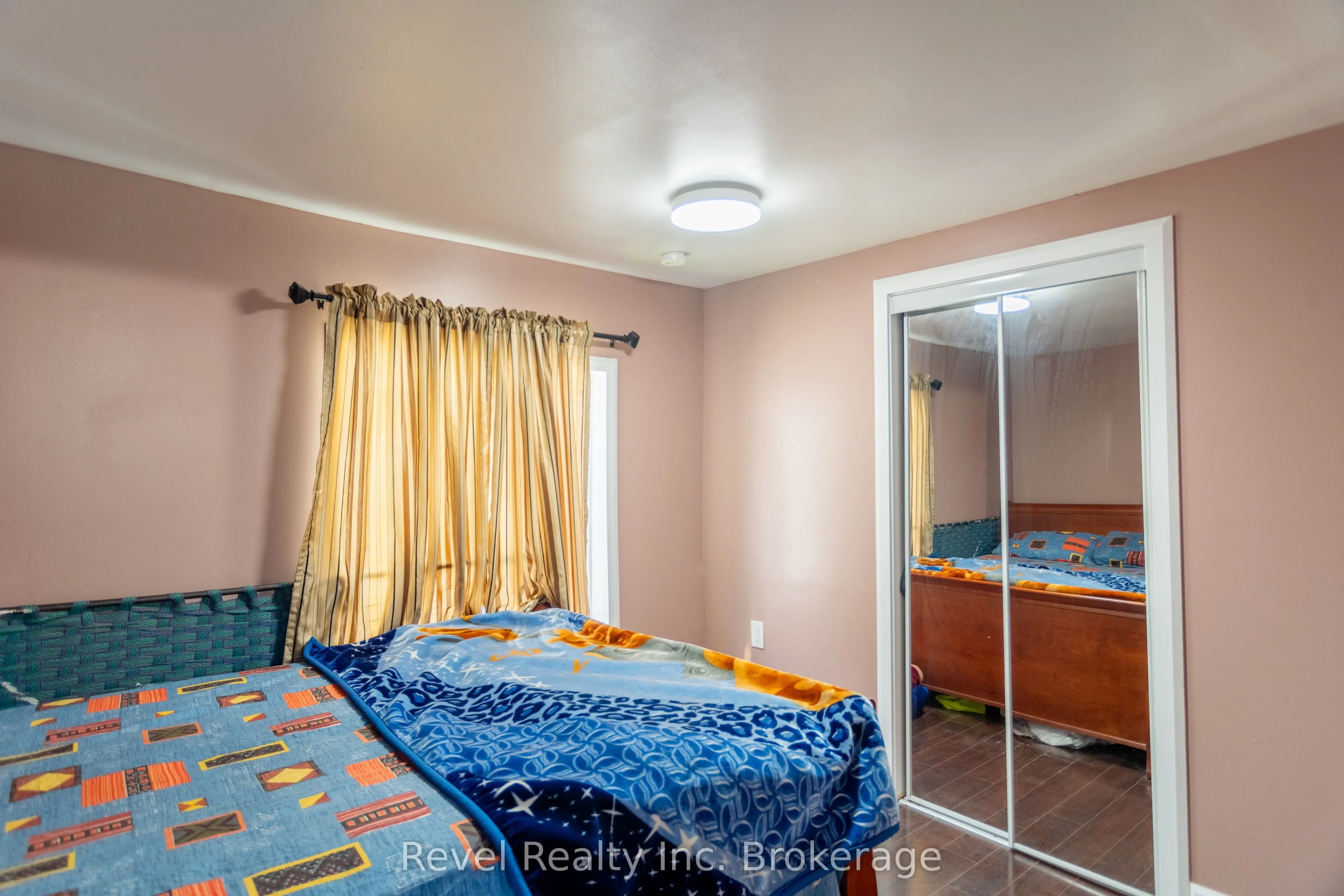 243 Princess Street E
