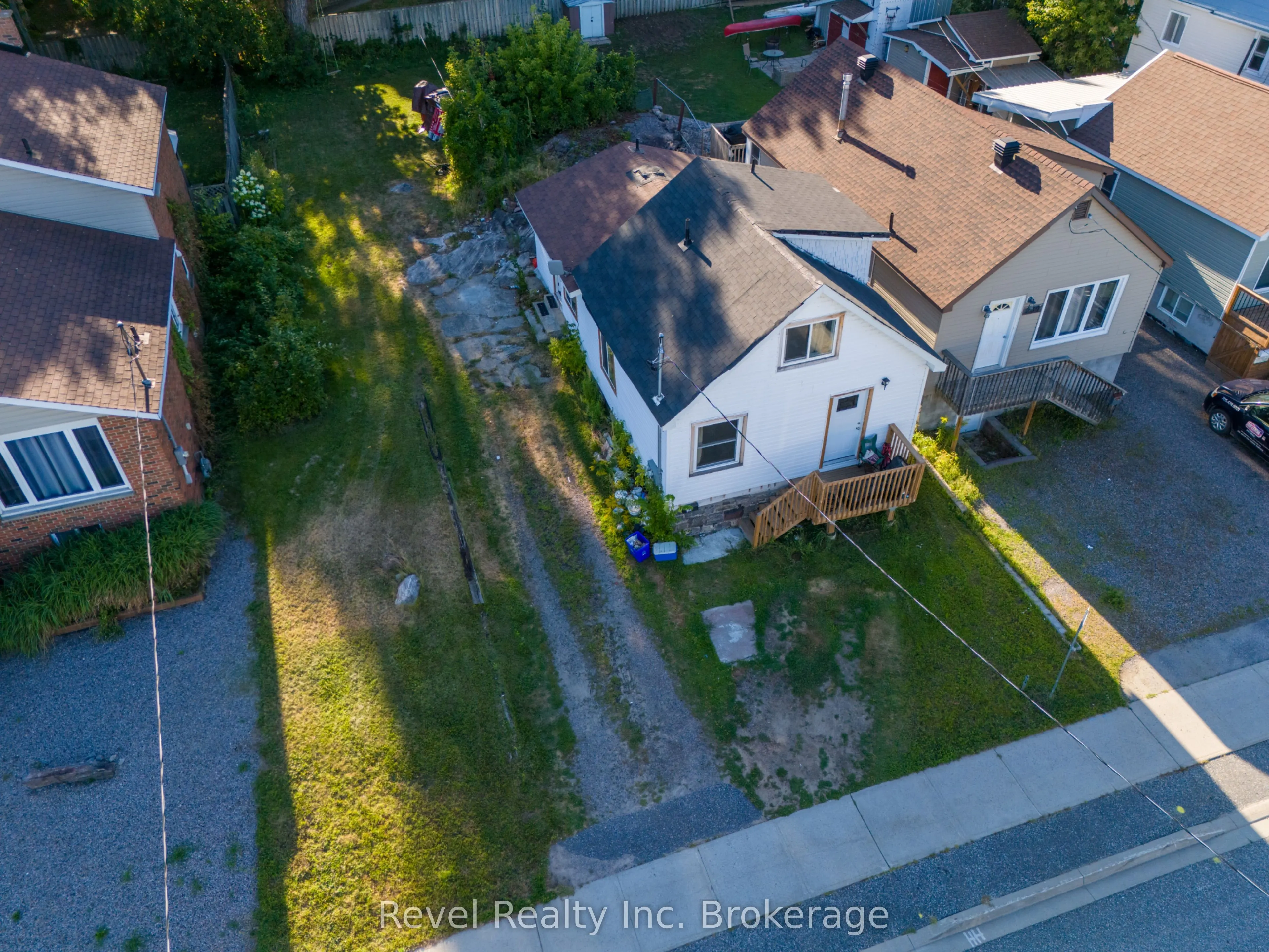 243 Princess Street E