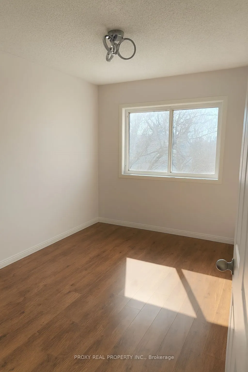 2 Leaside Drive
